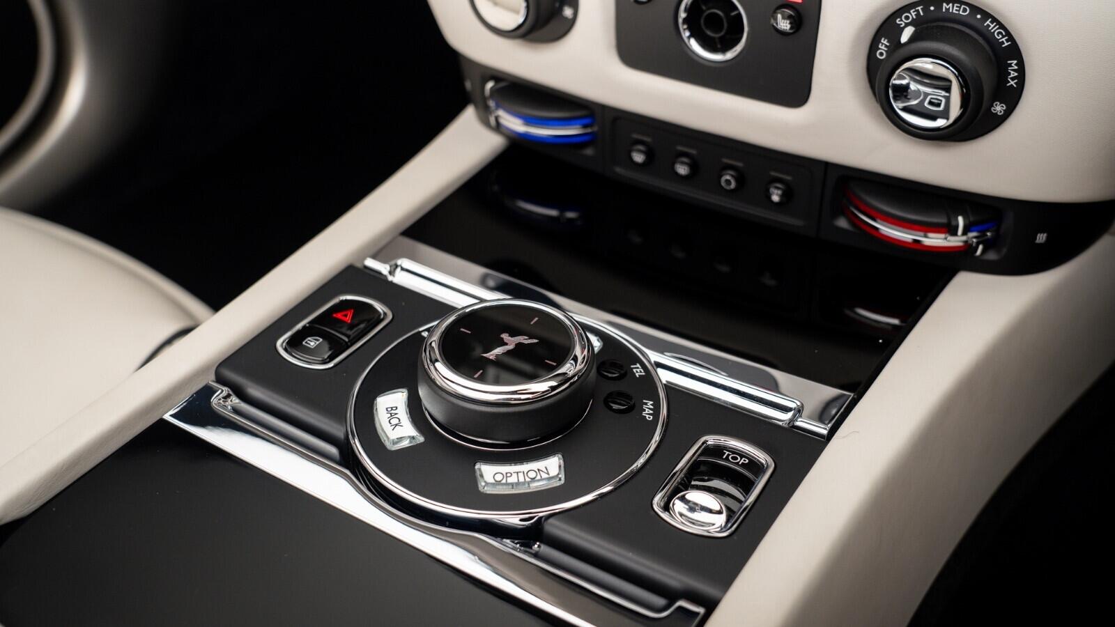 Rolls-Royce Dawn view 32