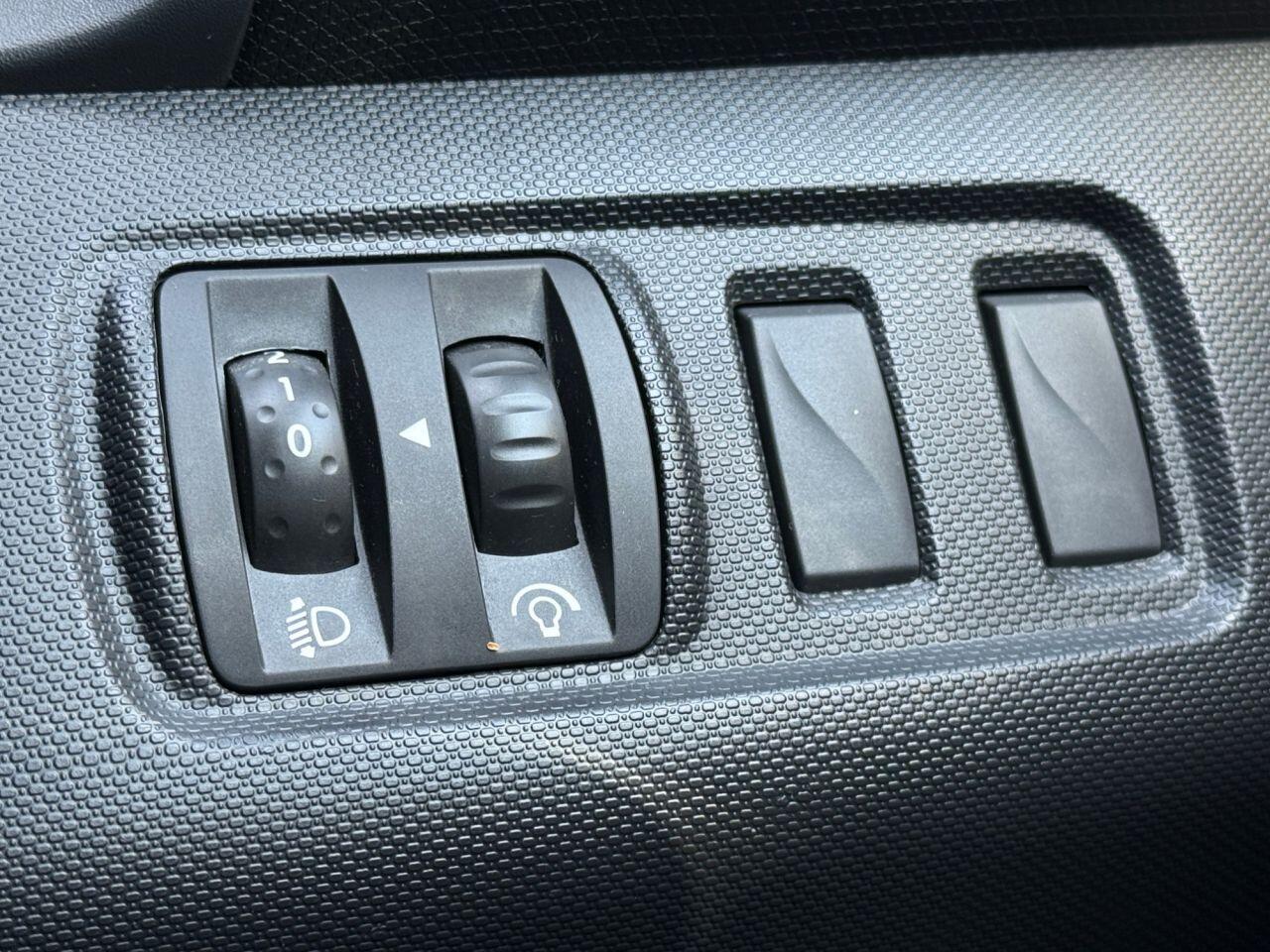Renault Clio view 34