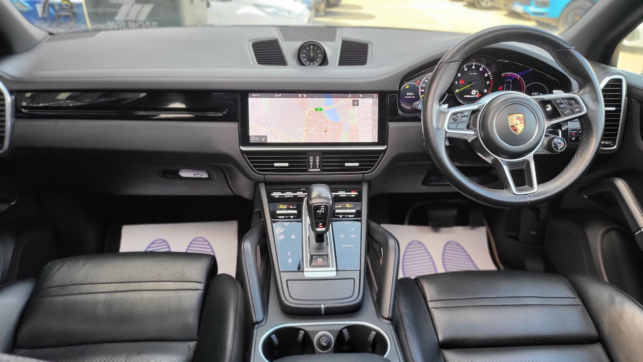 Porsche Cayenne view 3