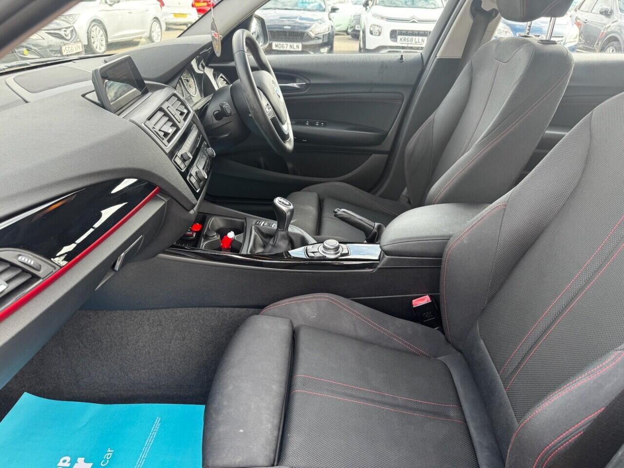 BMW 1 Series view 28