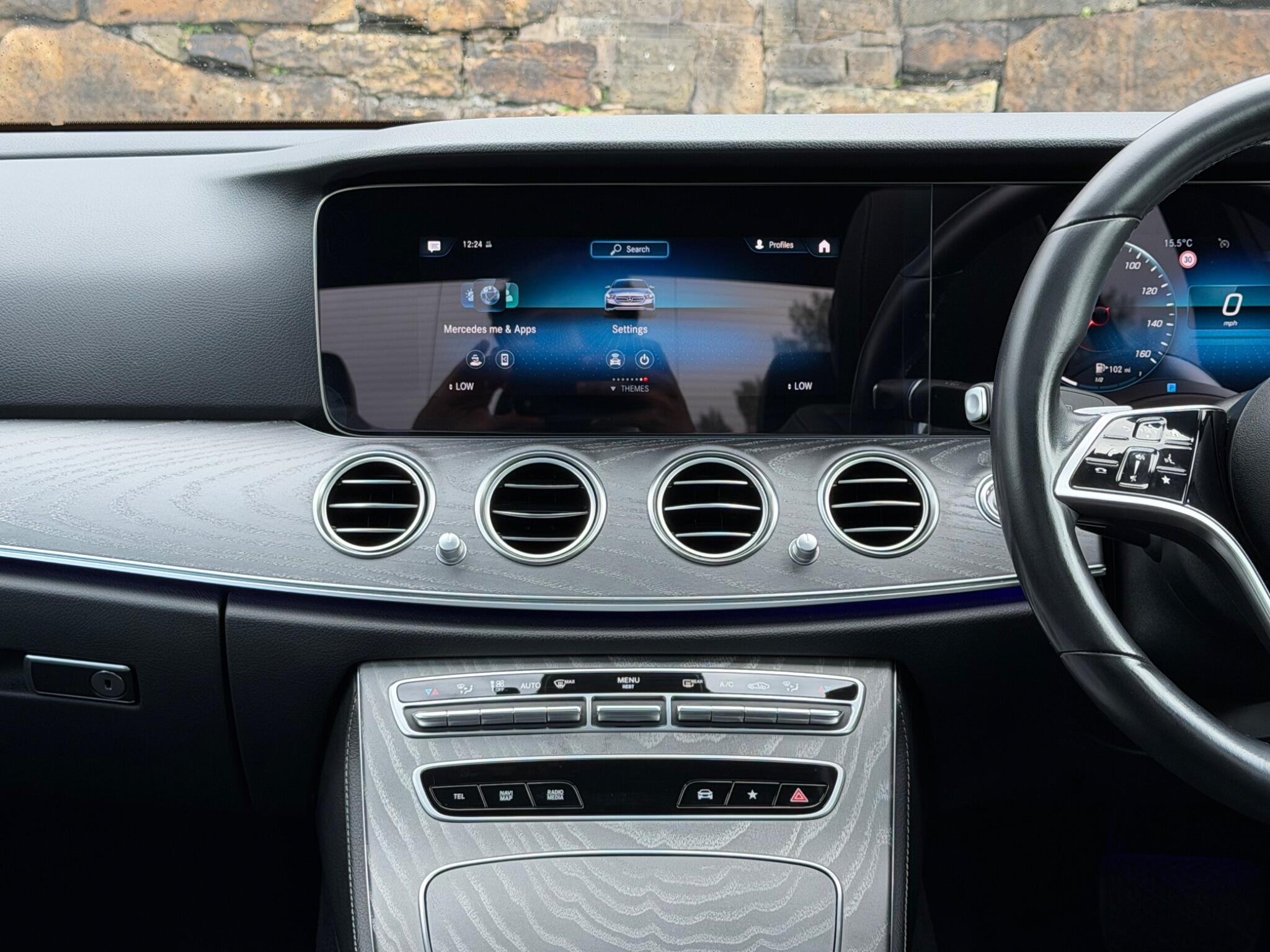 Mercedes-Benz E-Class view 29