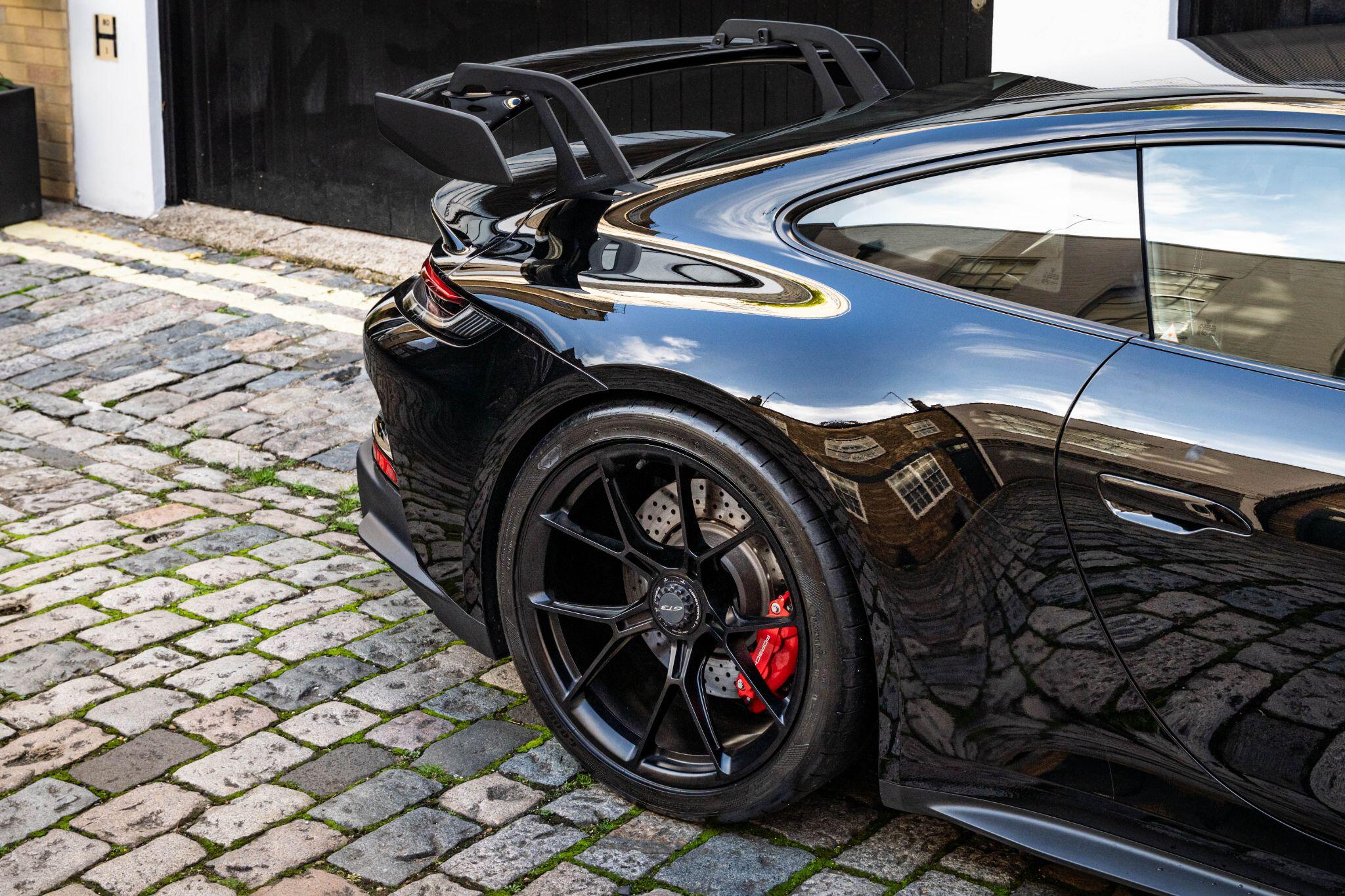 Porsche 911 view 46