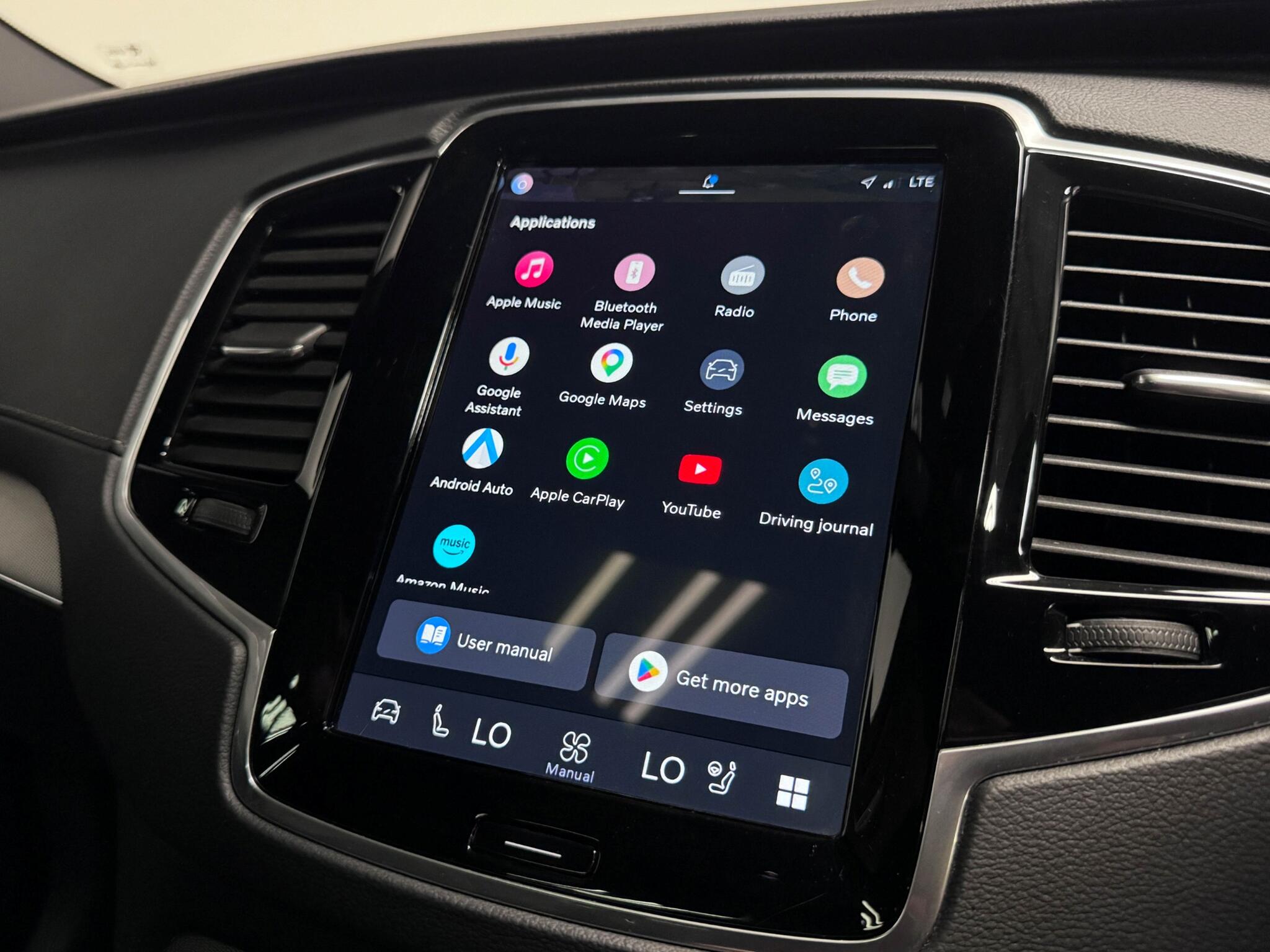 Volvo XC90 view 13