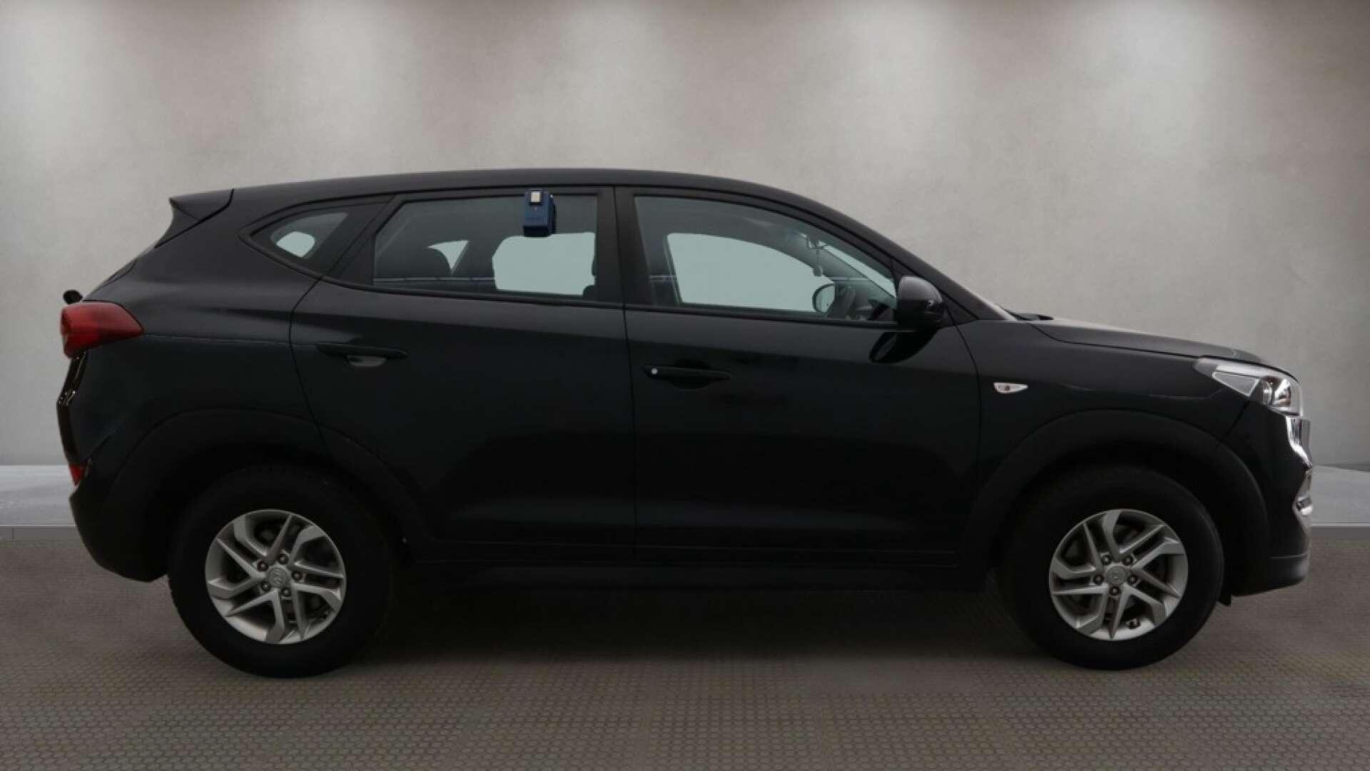 Hyundai Tucson view 9