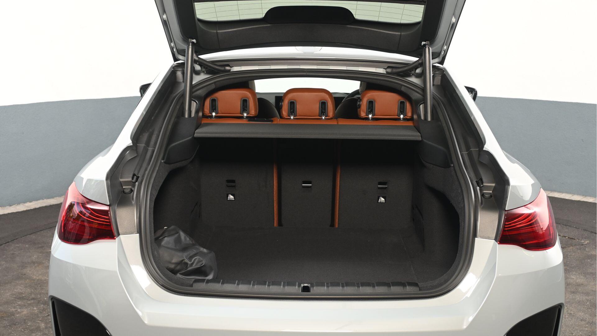 BMW i4 view 13