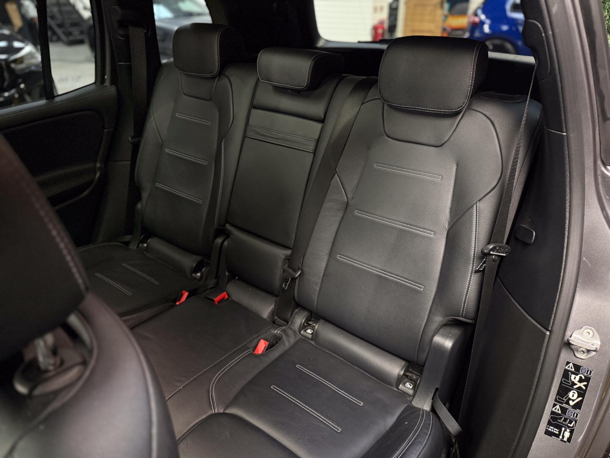 Mercedes-Benz GLB view 25