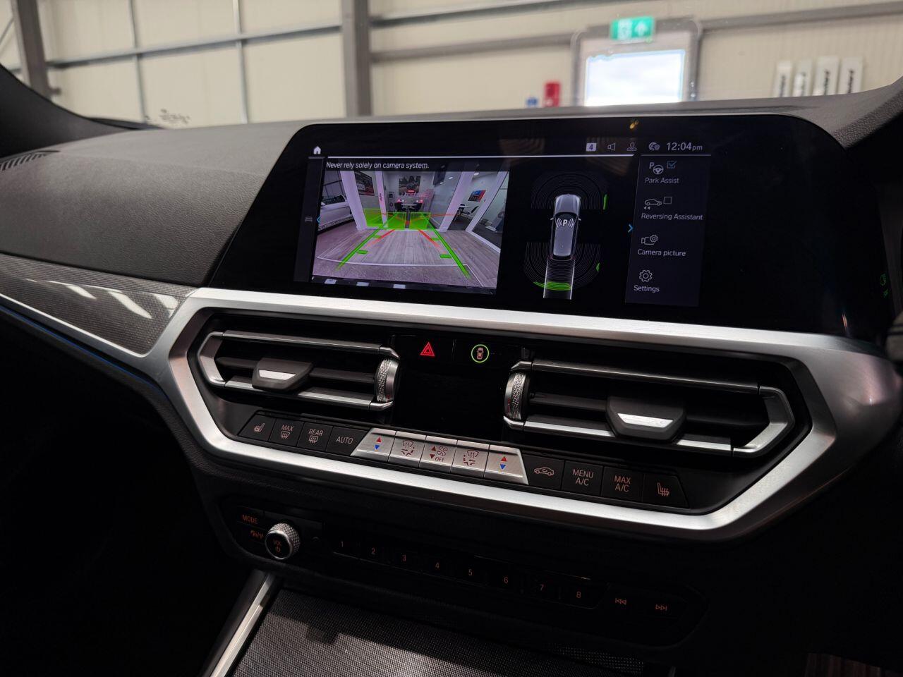BMW 3 Series view 12