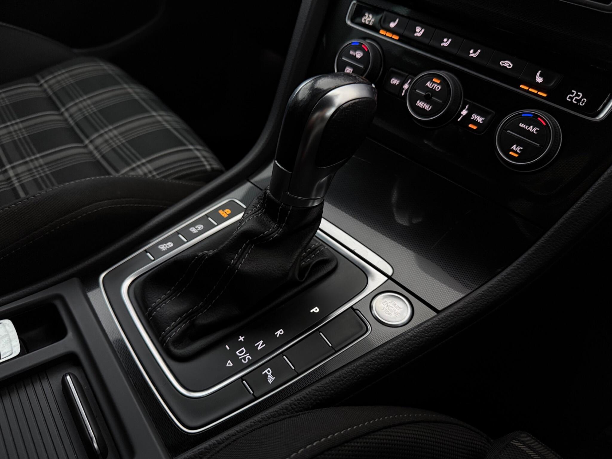 Volkswagen Golf view 16