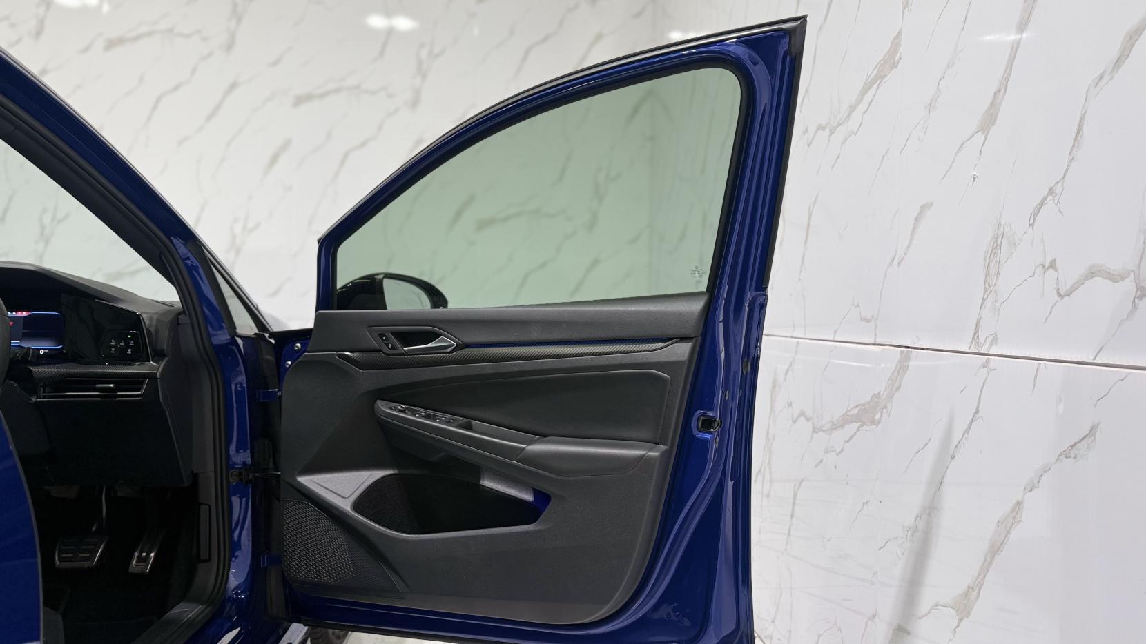 Volkswagen Golf view 32