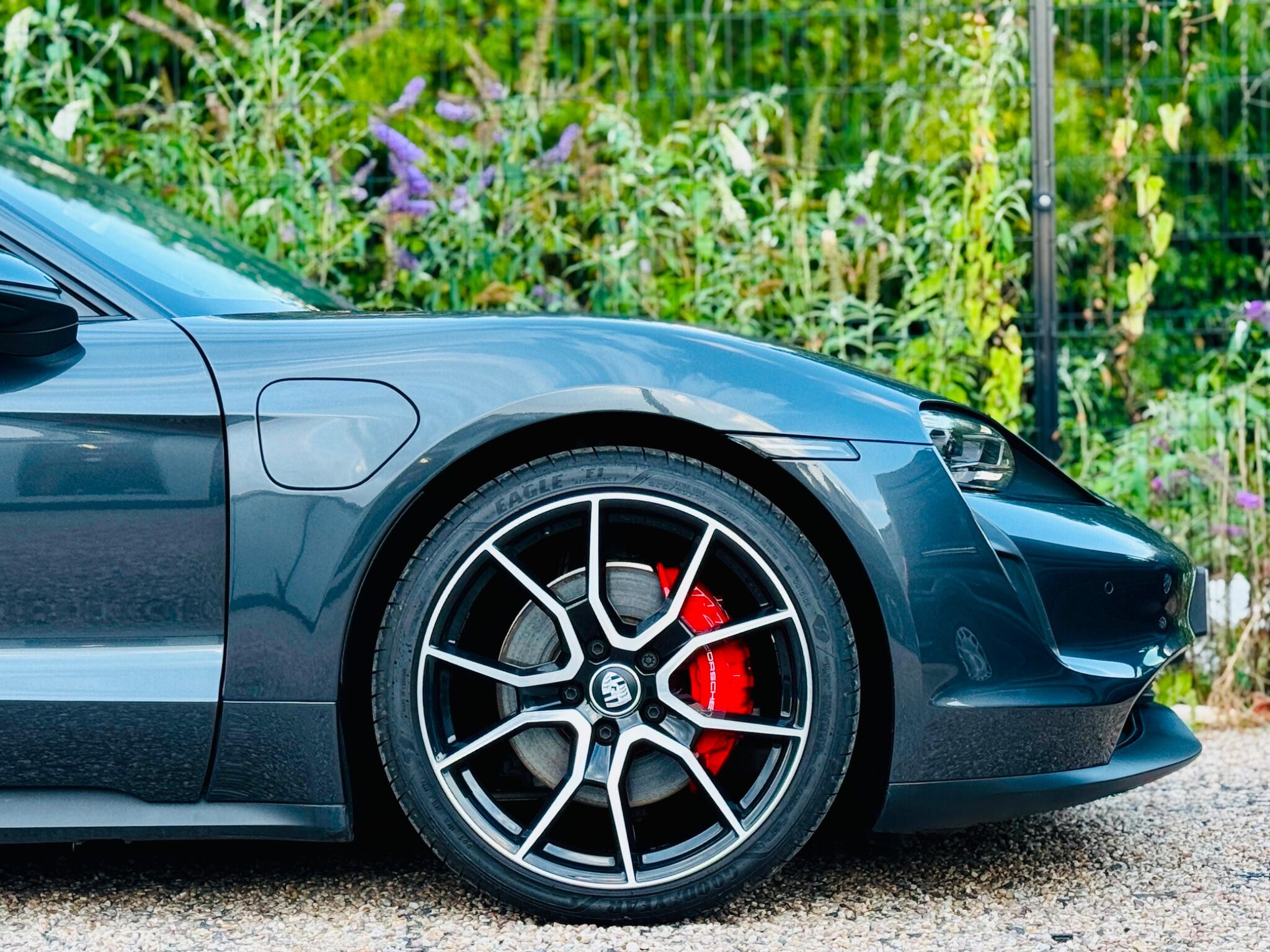 Porsche Taycan view 40