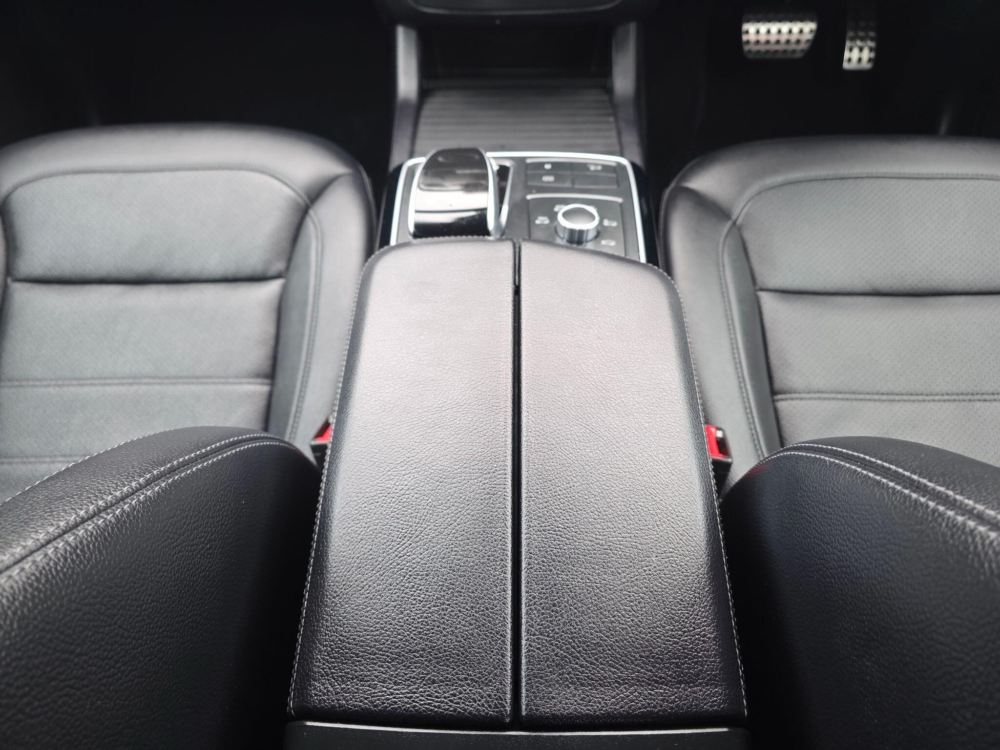 Mercedes-Benz Gle view 18