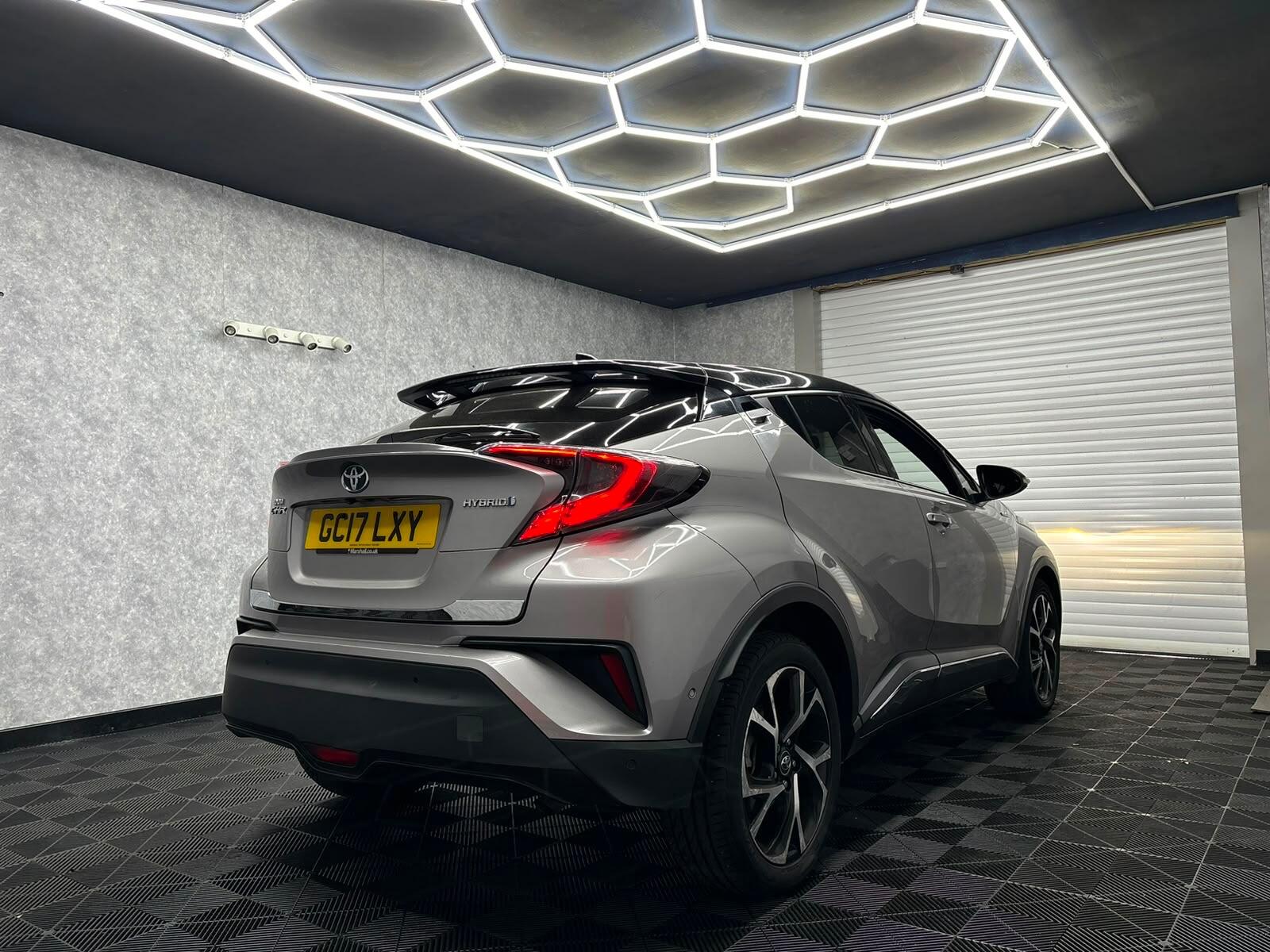 Toyota C-HR view 2