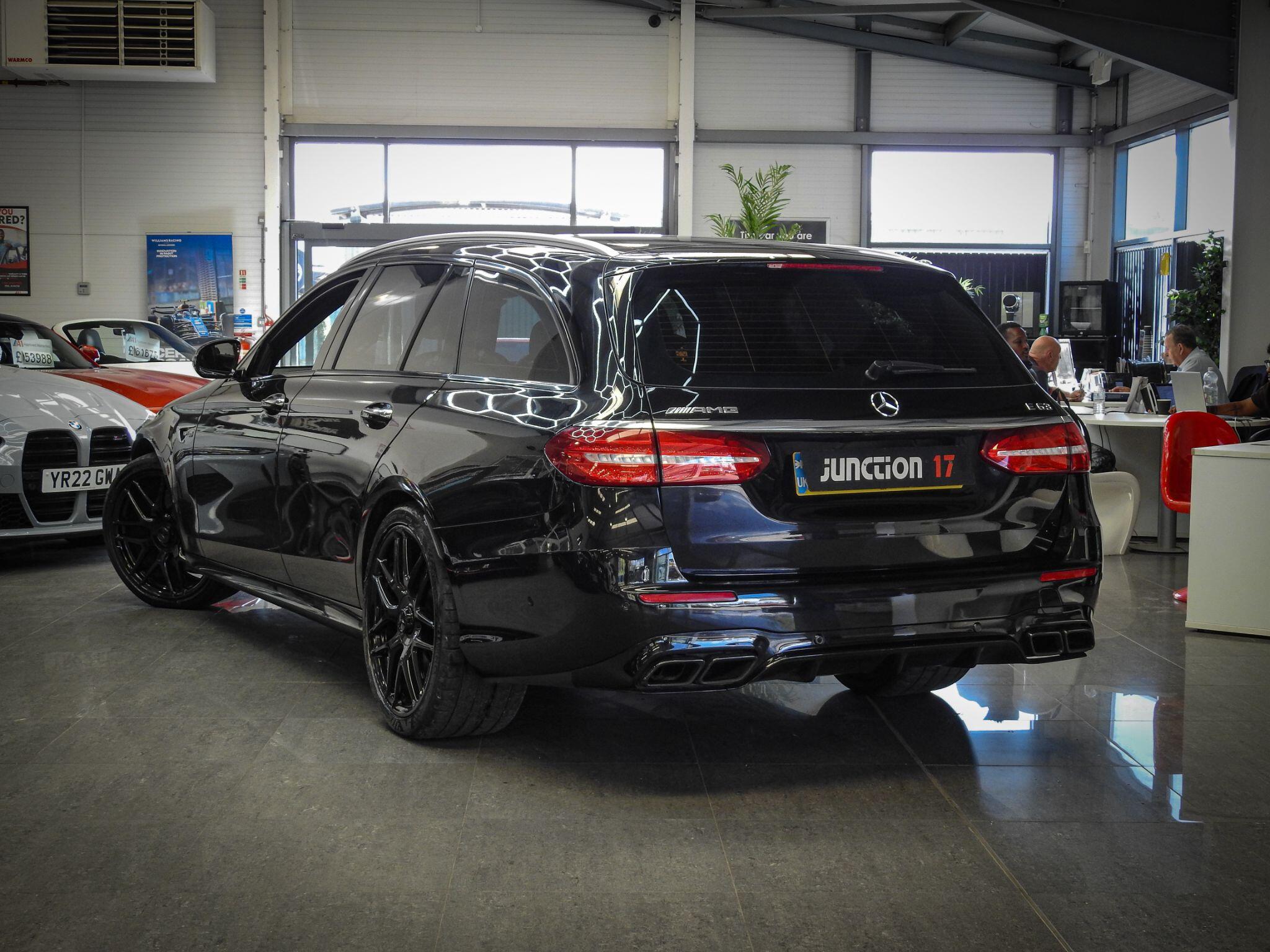 Mercedes-Benz E-Class view 3