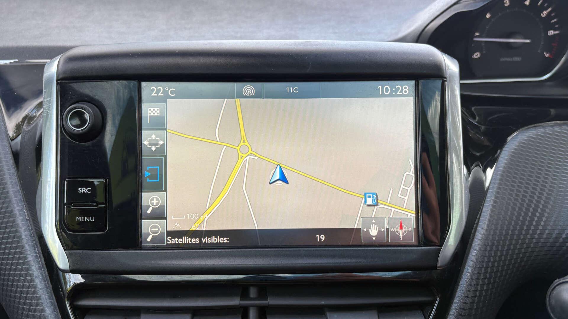 Peugeot 208 view 24