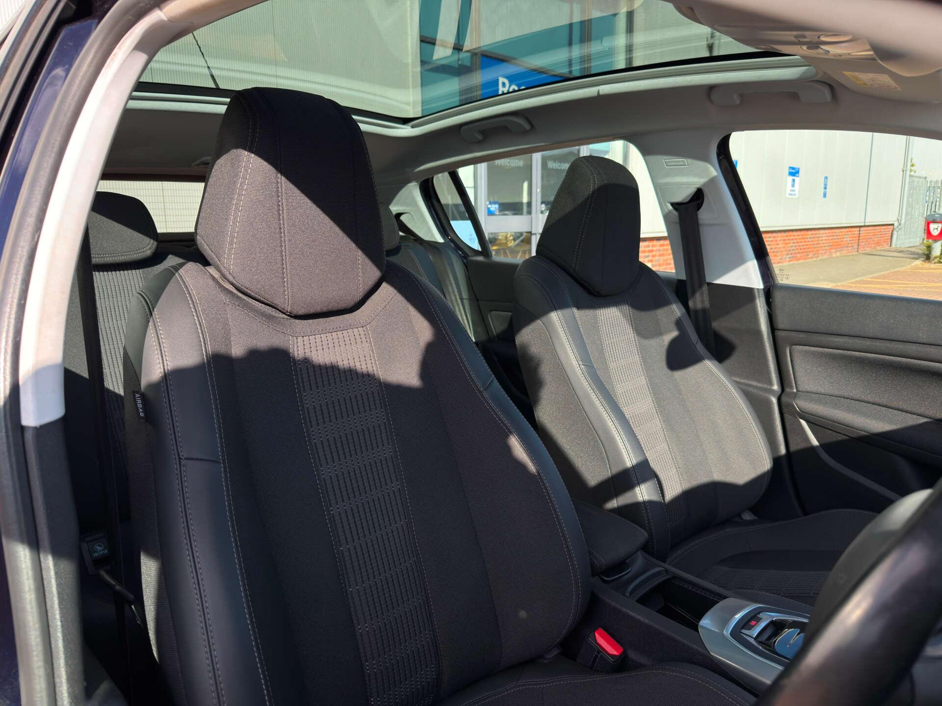 Peugeot 308 view 14