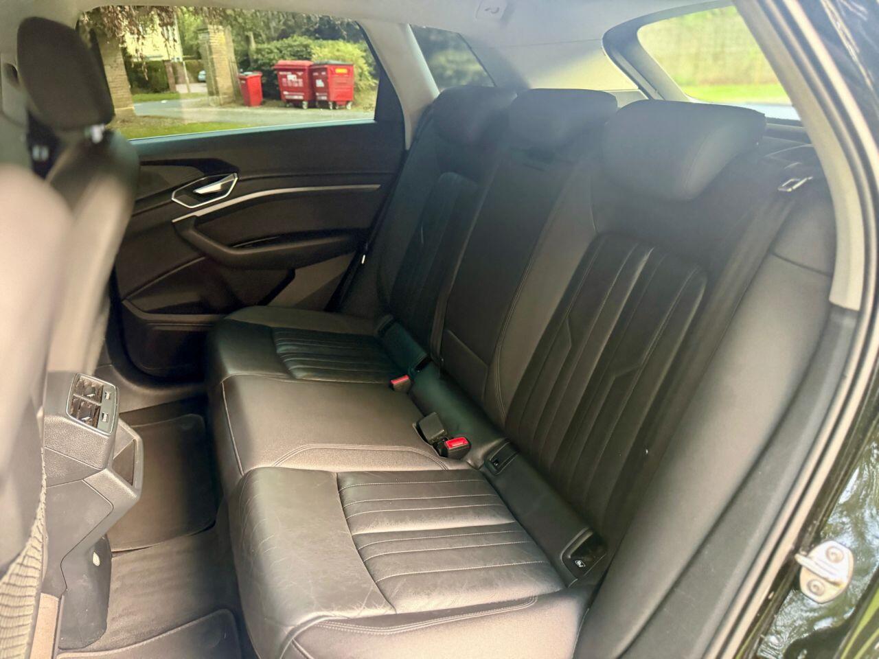 Audi e-tron view 10