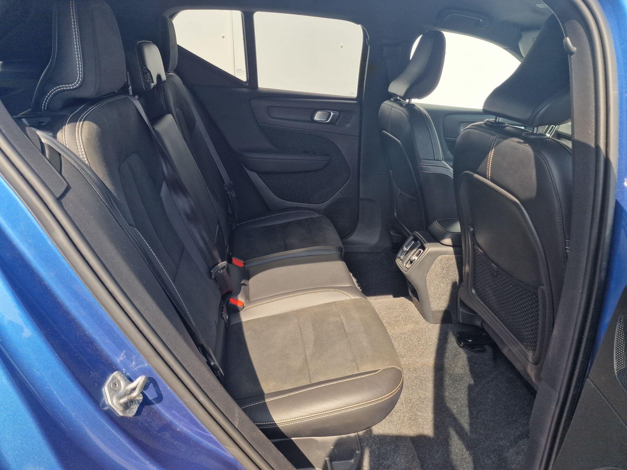 Volvo XC40 view 38