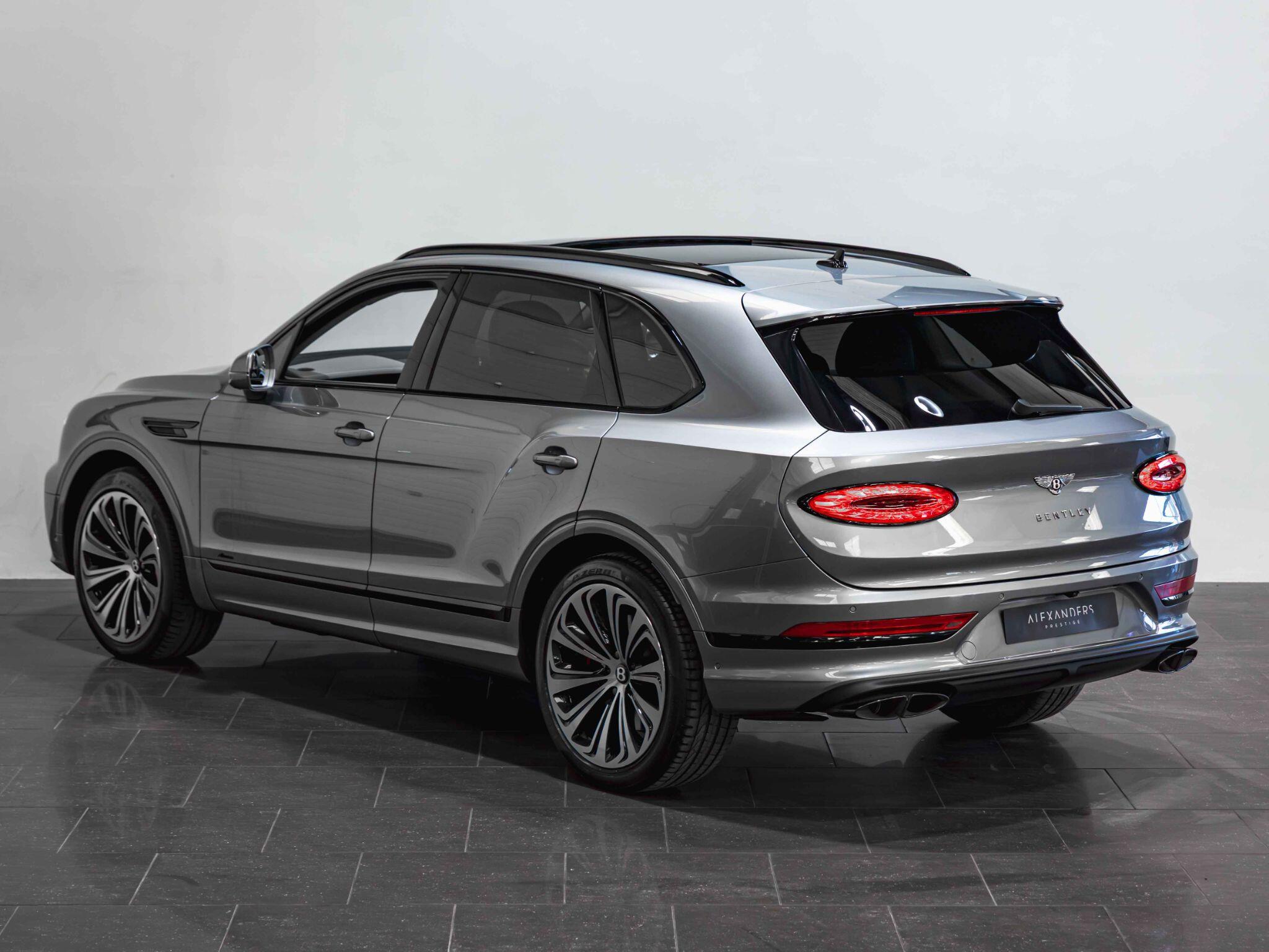 Bentley Bentayga view 5