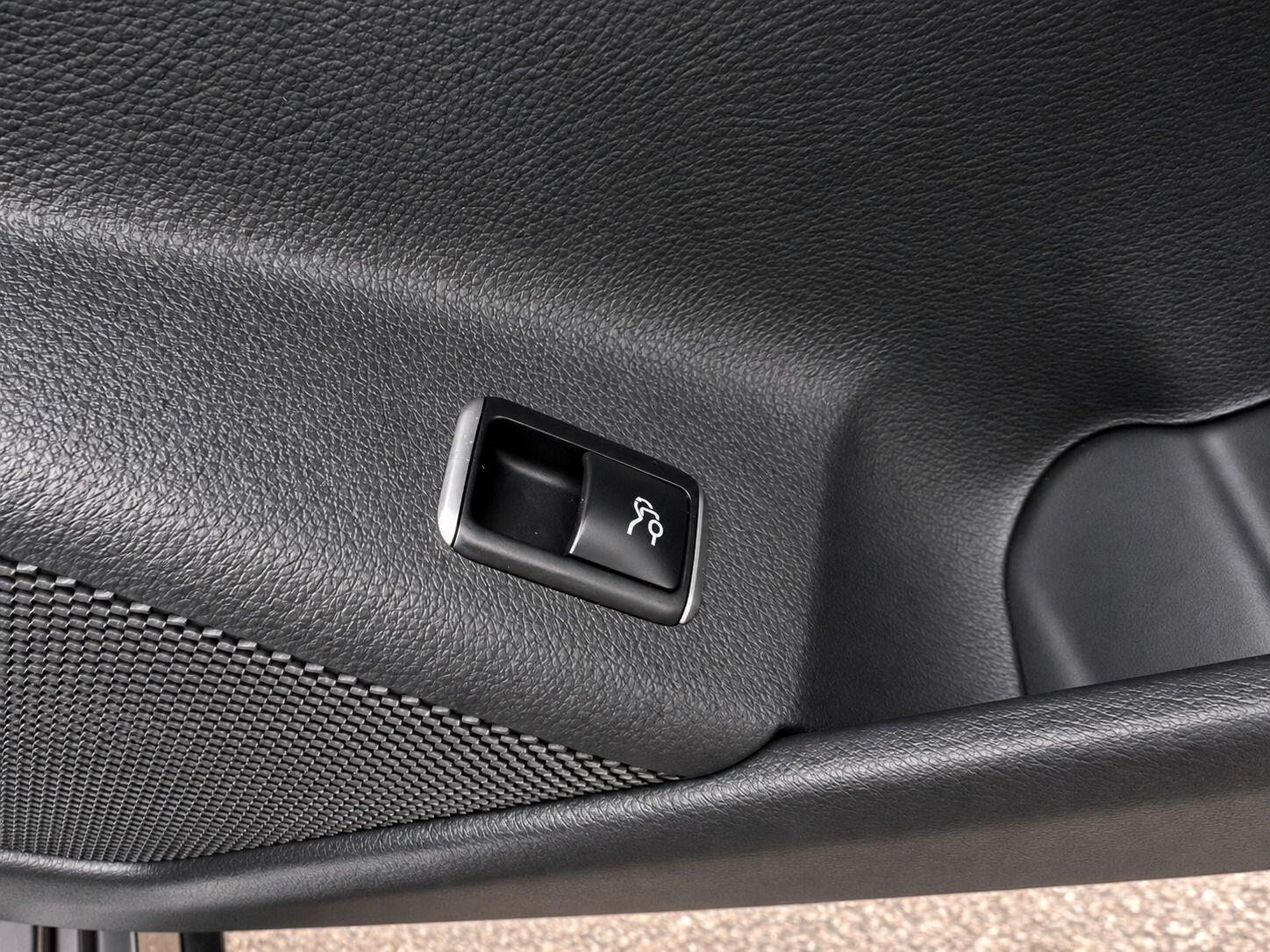 Mercedes-Benz Cla view 26