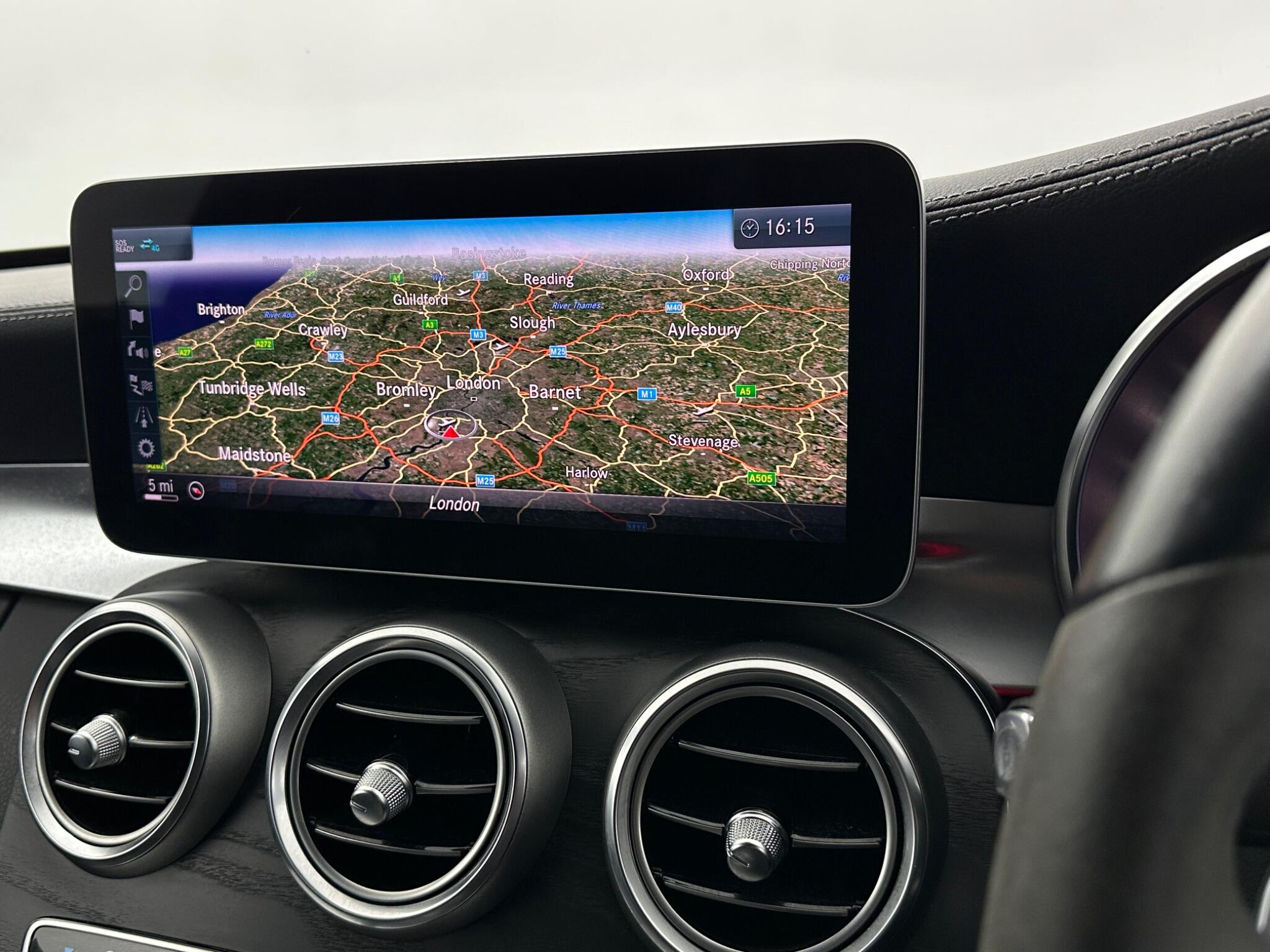 Mercedes-Benz C-Class view 24