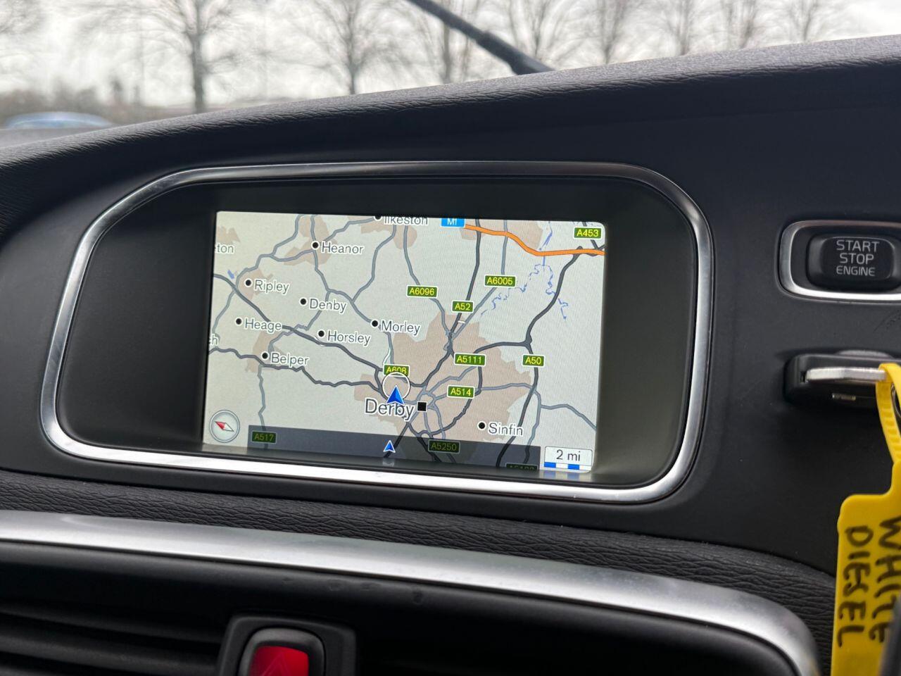 Volvo V40 view 11