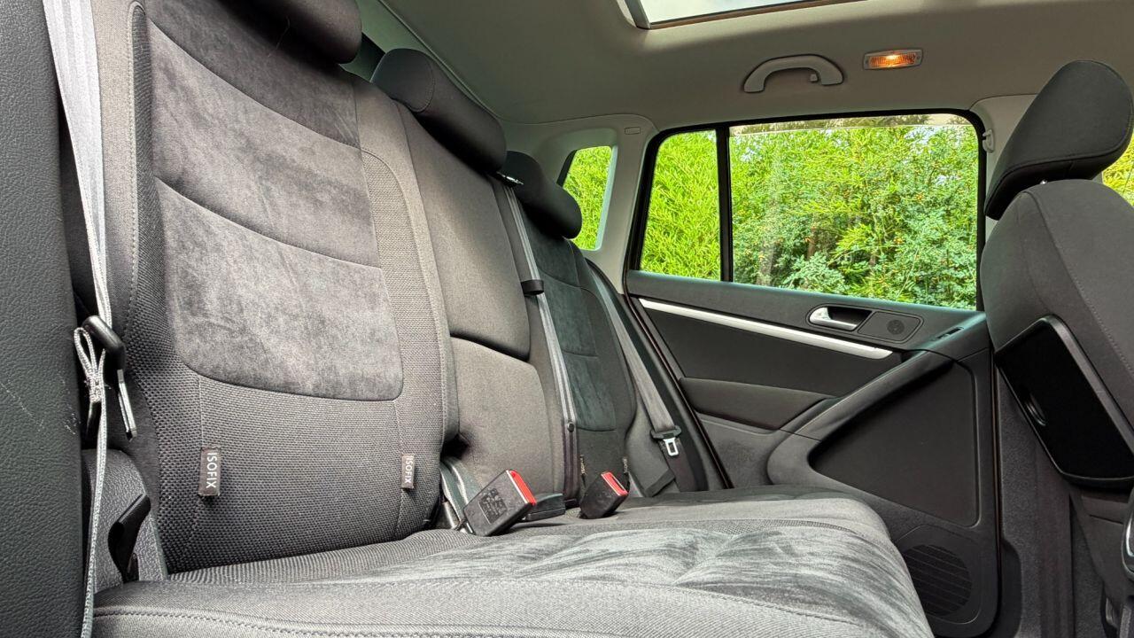 Volkswagen Tiguan view 12