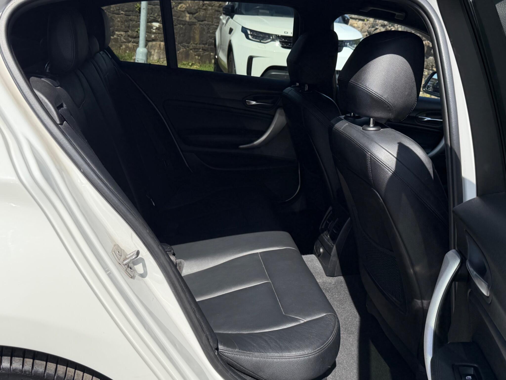 BMW 1 Series view 18