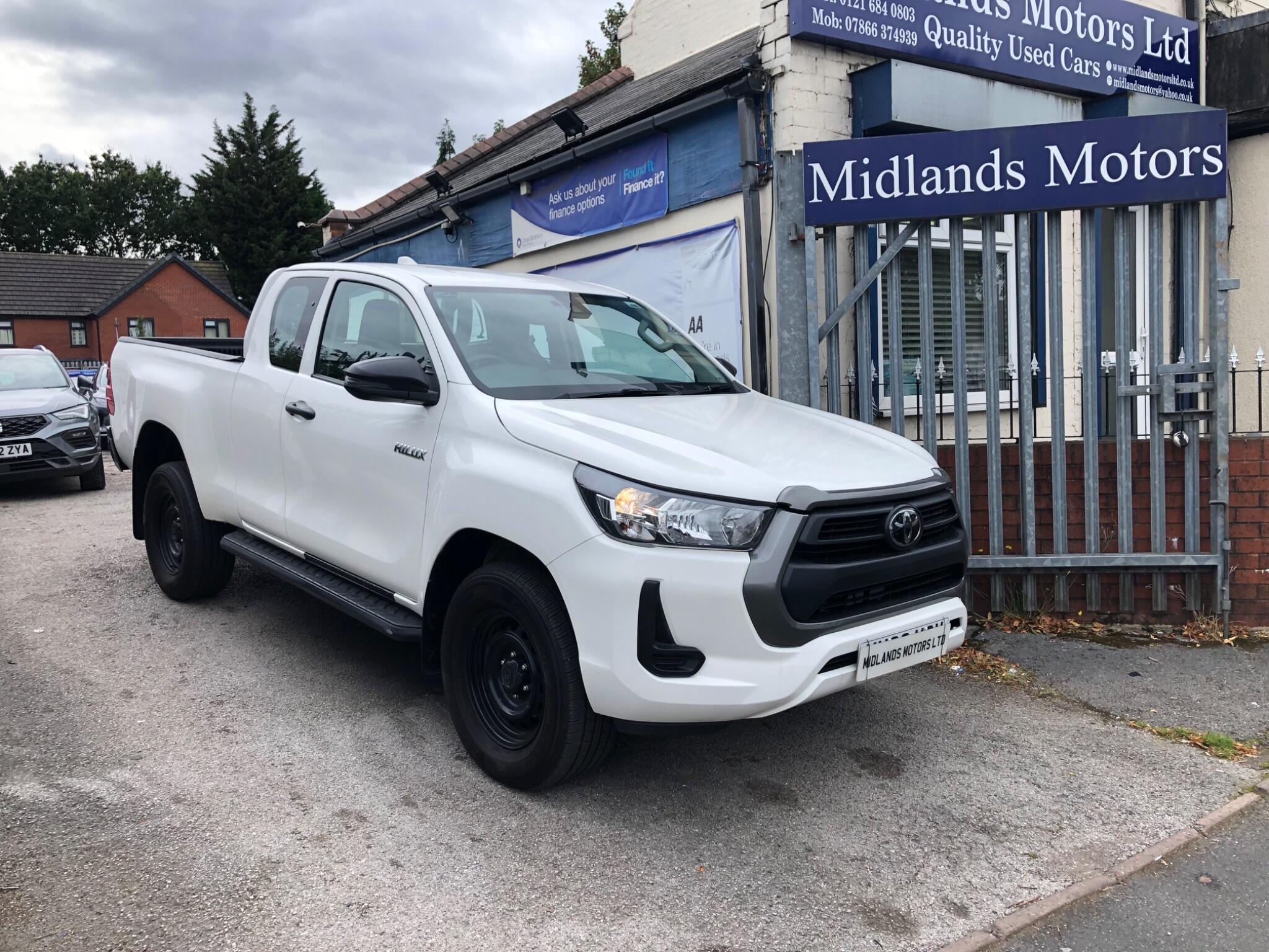 2023 Toyota Hilux in White for sale