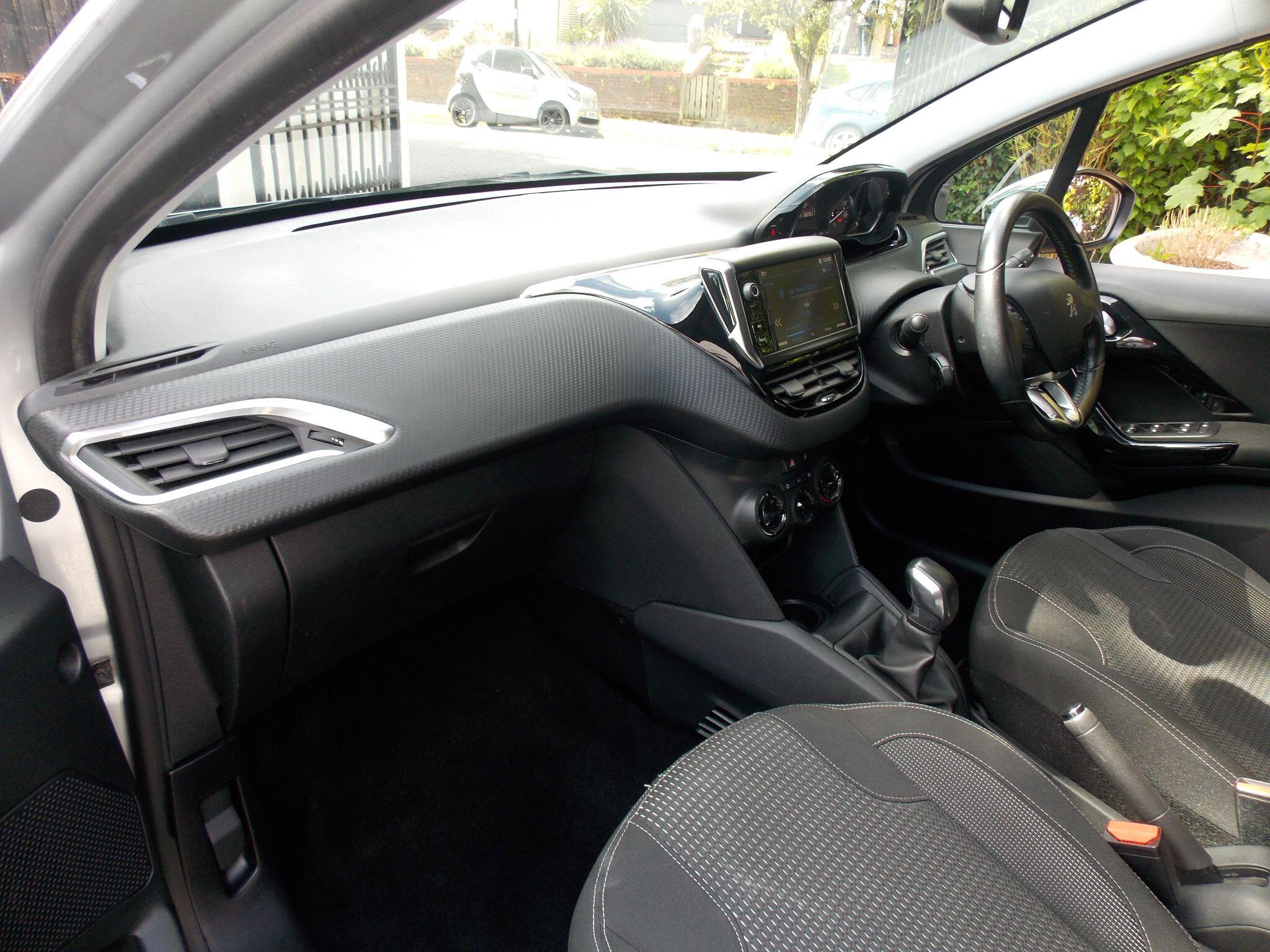 Peugeot 208 view 65