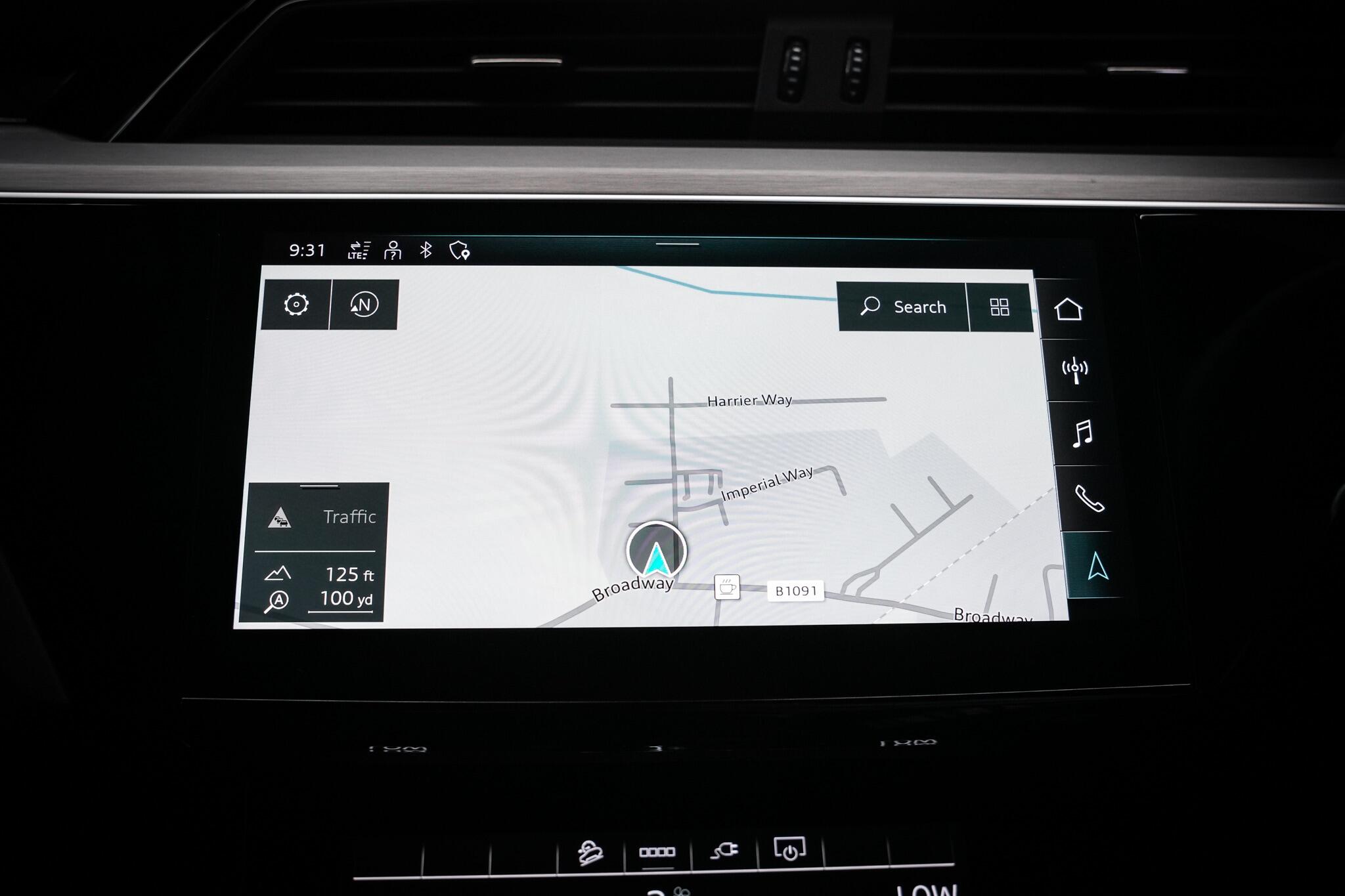 Audi E-Tron view 42