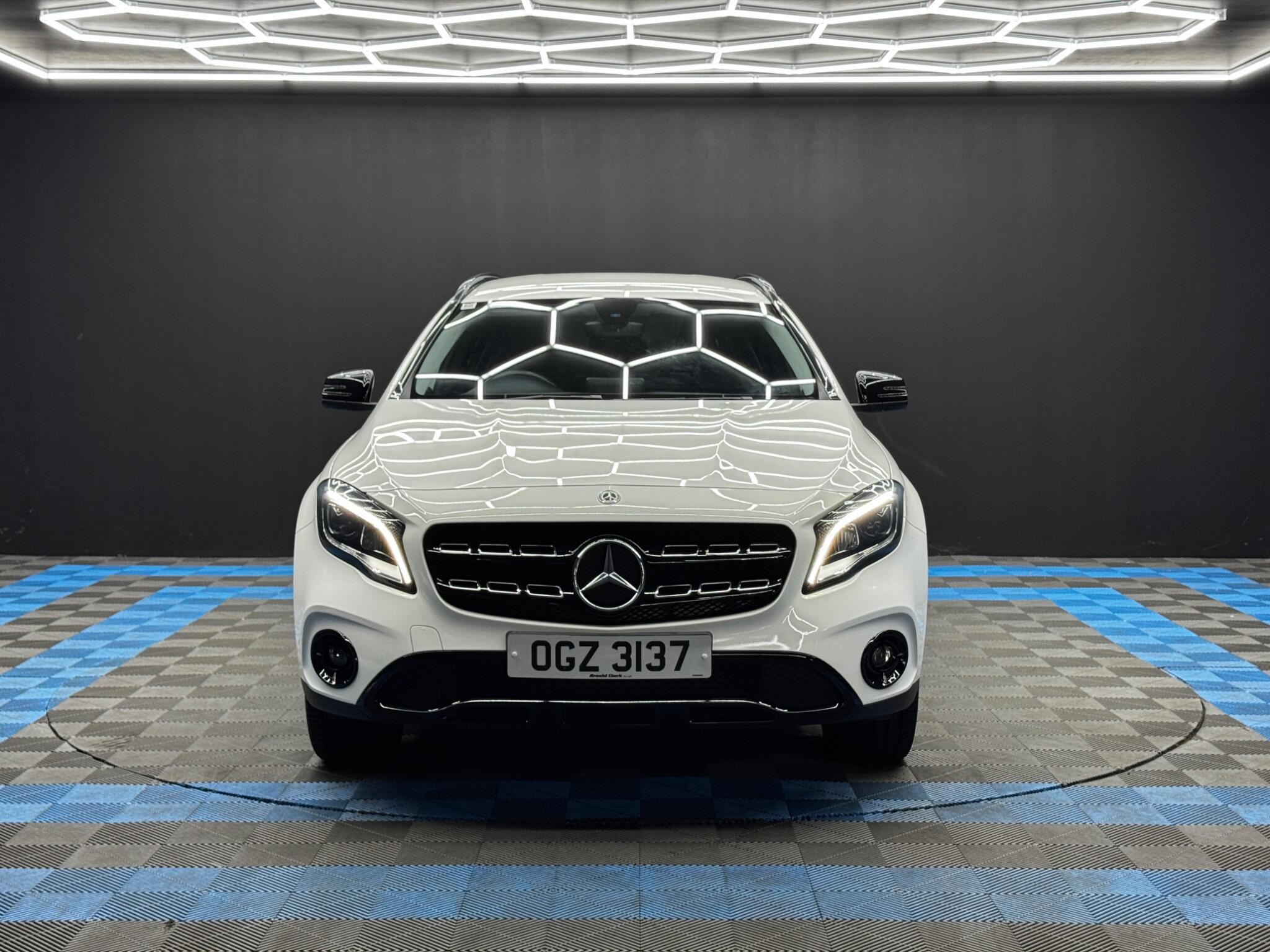 Mercedes-Benz Gla view 2