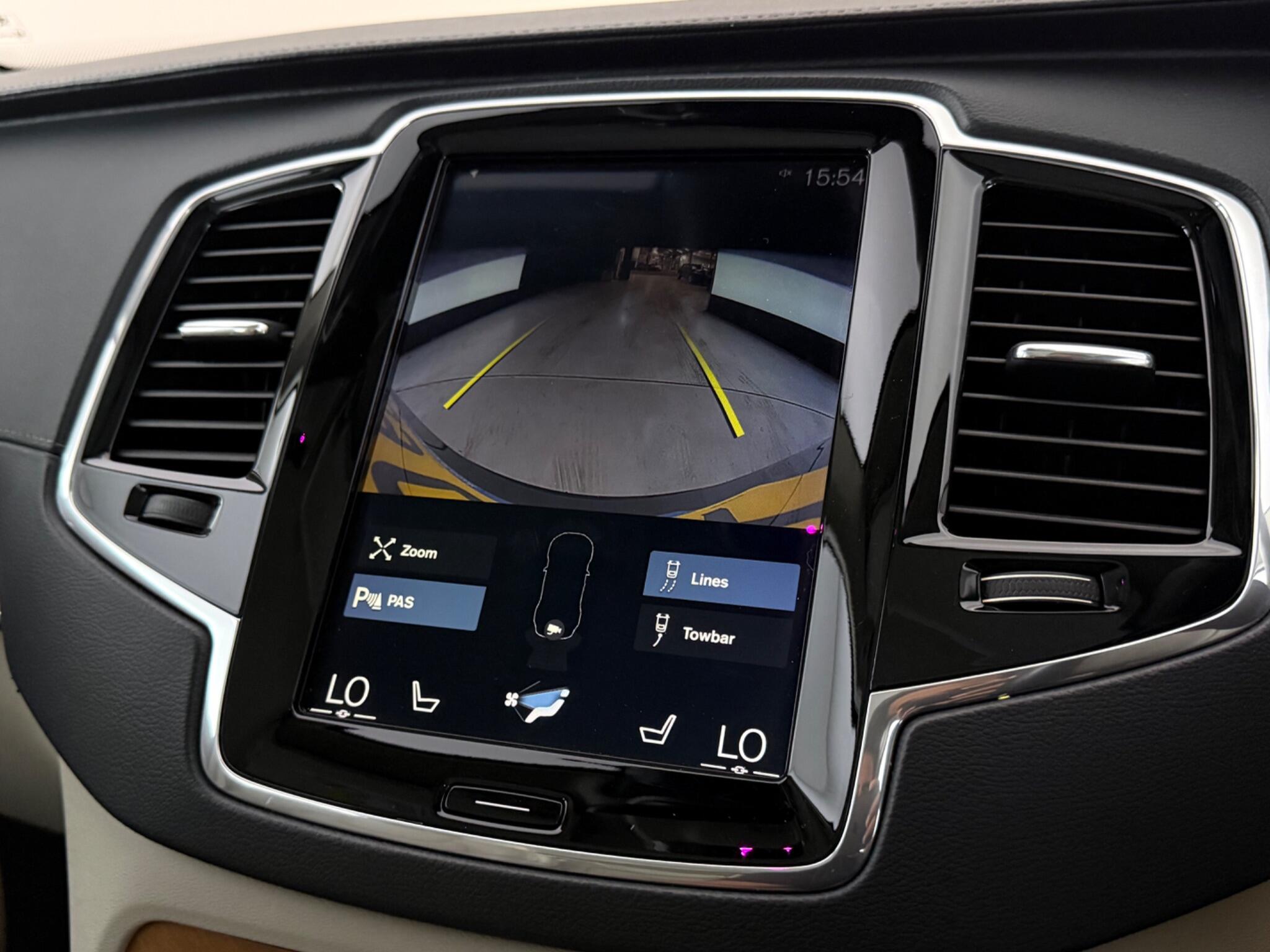 Volvo XC90 view 30