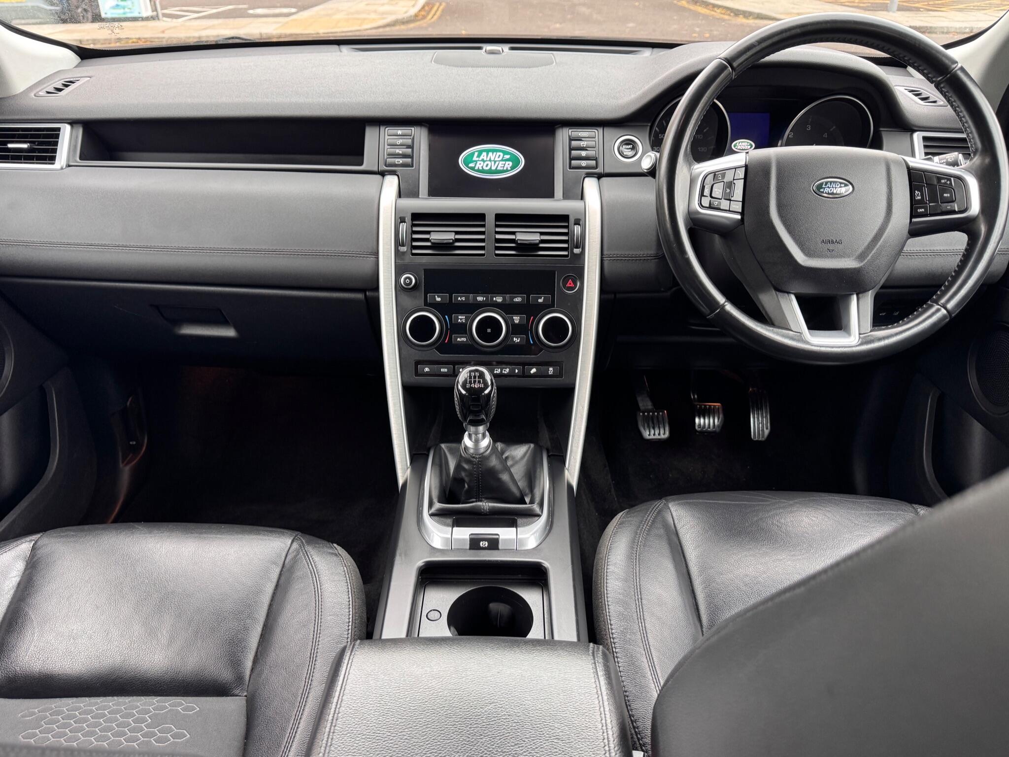 2016 Land Rover Discovery Sport 2.0 TD4 SE Tech 4WD Euro 6 (s/s) 5dr (5 Seat) • 100,000 miles image 14