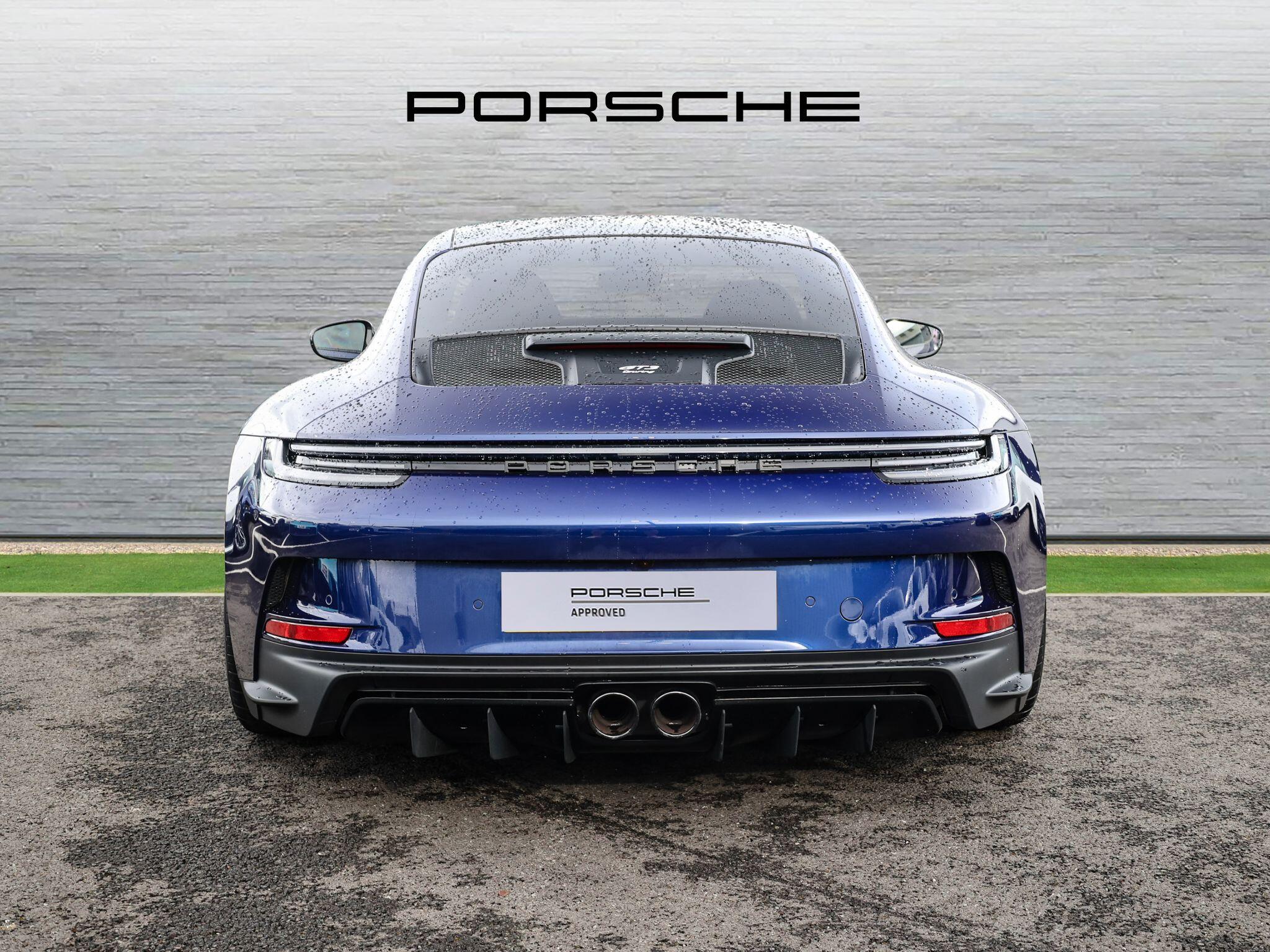 Porsche 911 view 40