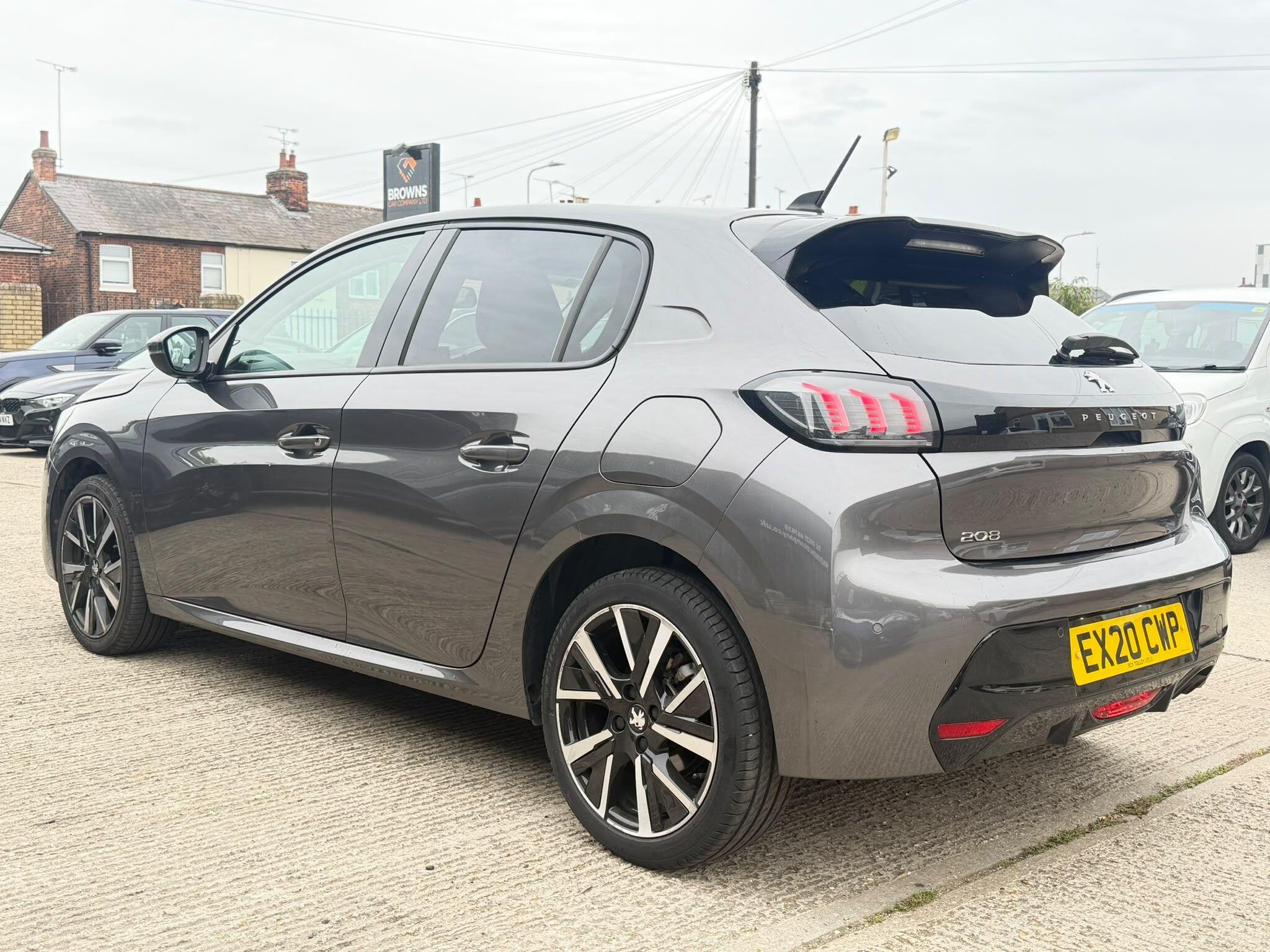 Peugeot 208 view 4