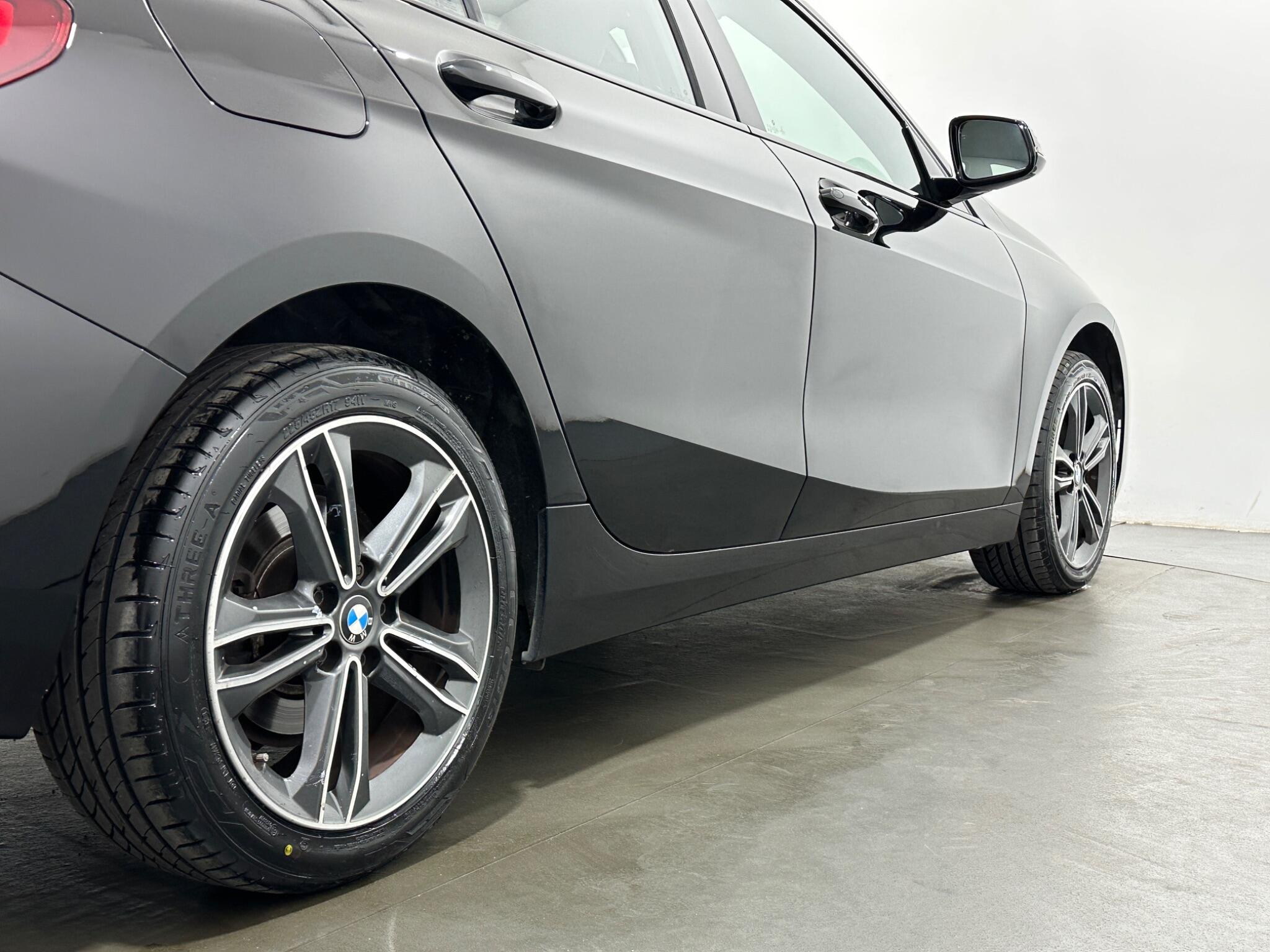 BMW 1 Series view 50