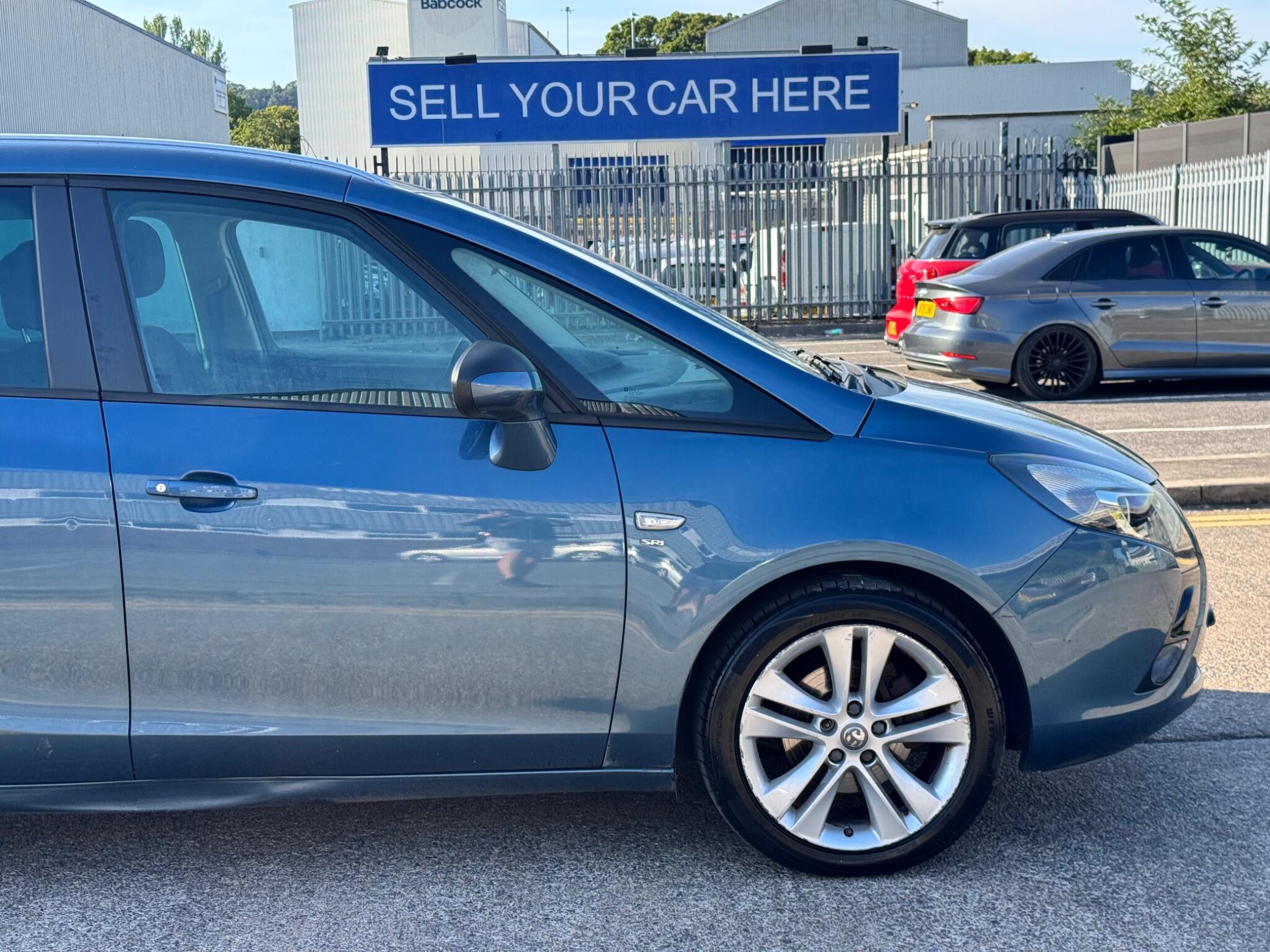 Vauxhall Zafira Tourer view 18