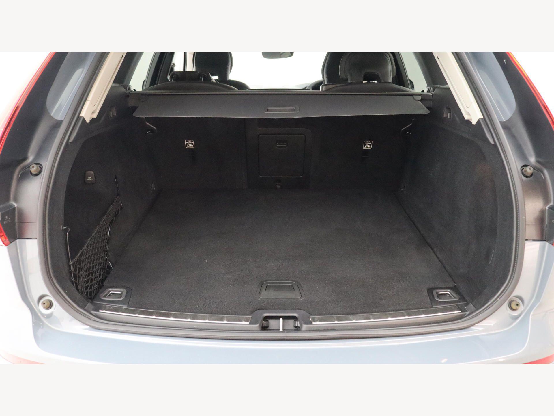 Volvo XC60 view 16
