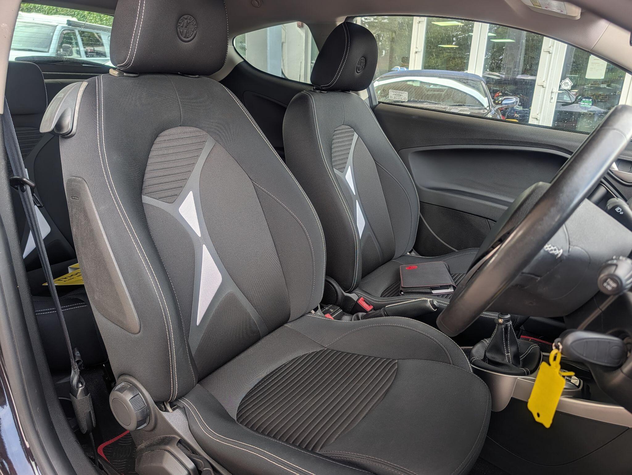 Alfa Romeo Mito view 3