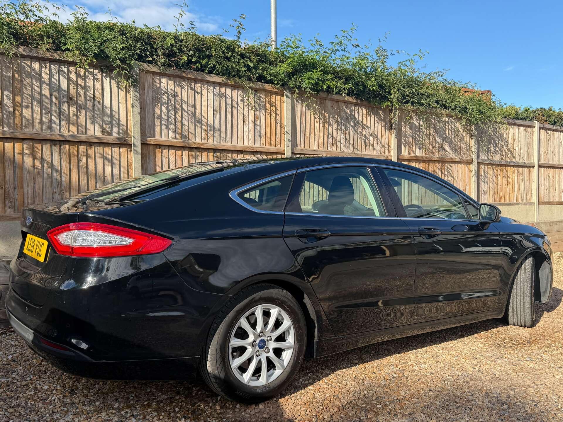 Ford Mondeo view 13