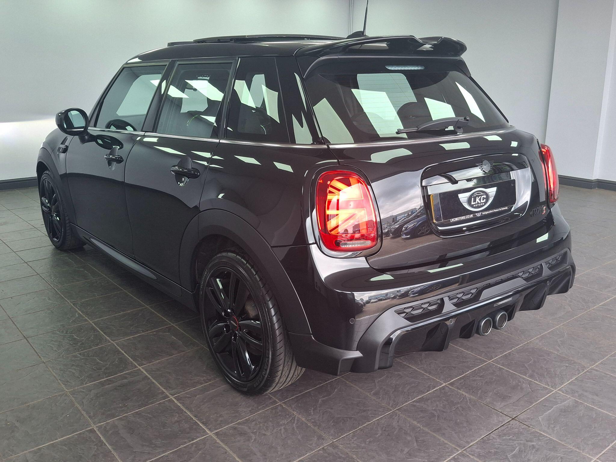 Mini Hatch view 12