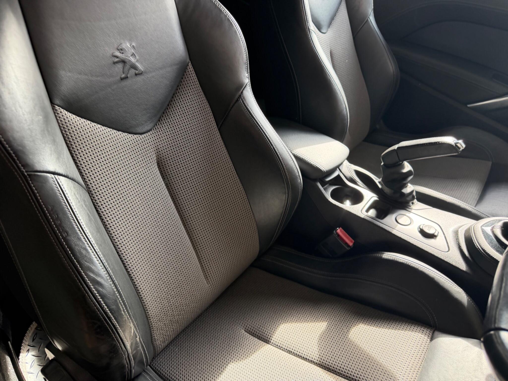 Peugeot RCZ view 12