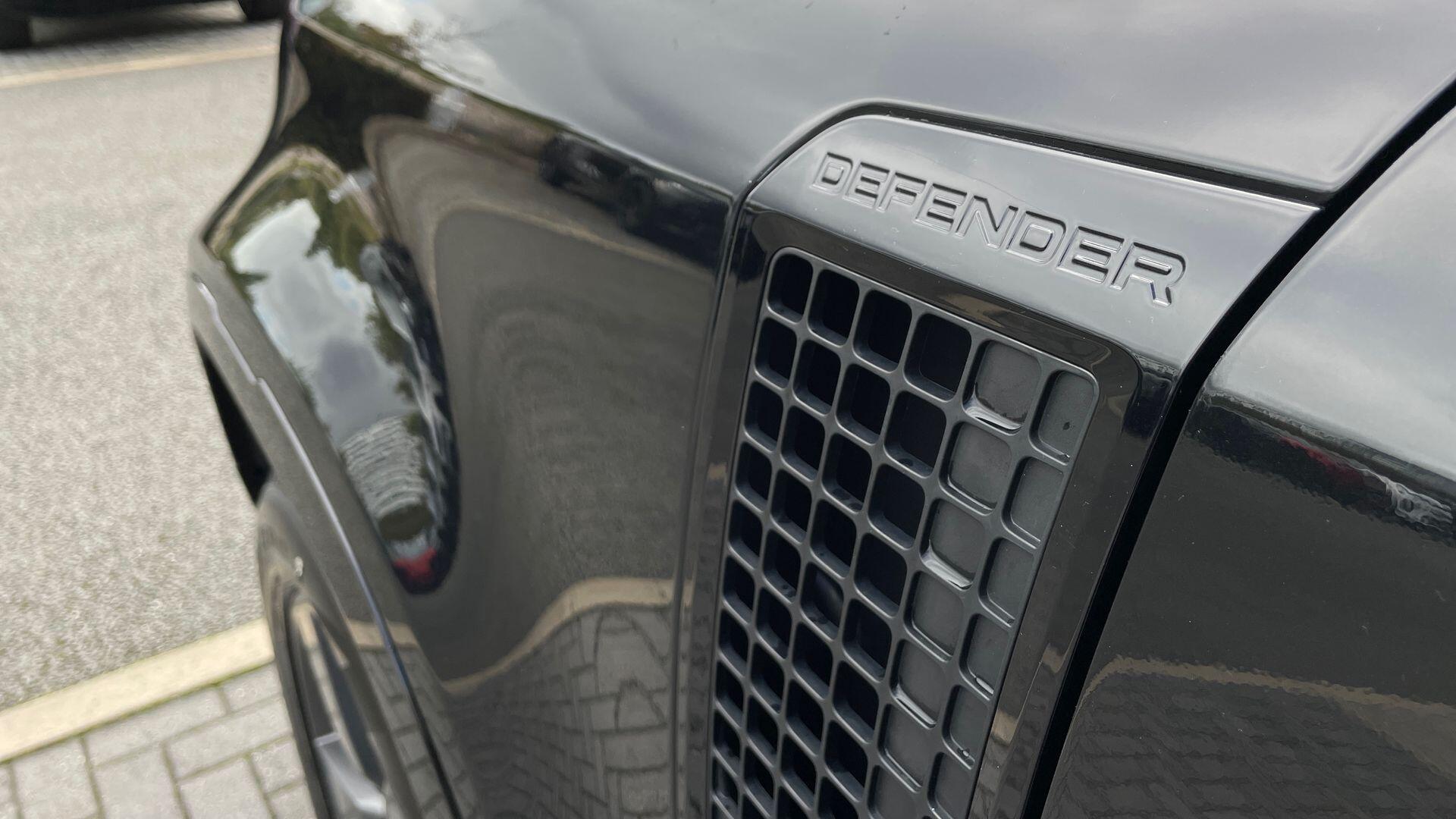 Land Rover Defender view 28