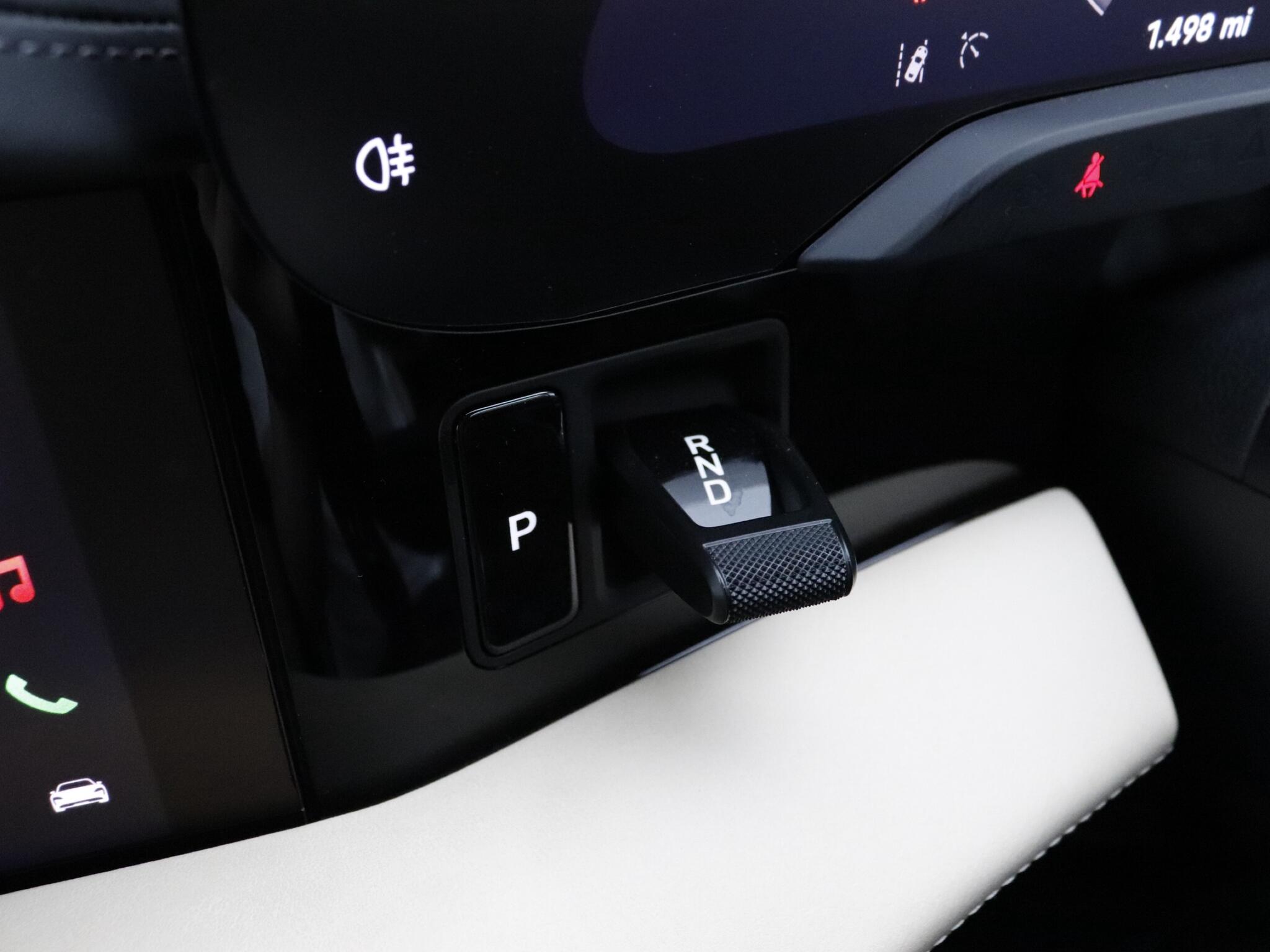 Porsche Taycan view 12