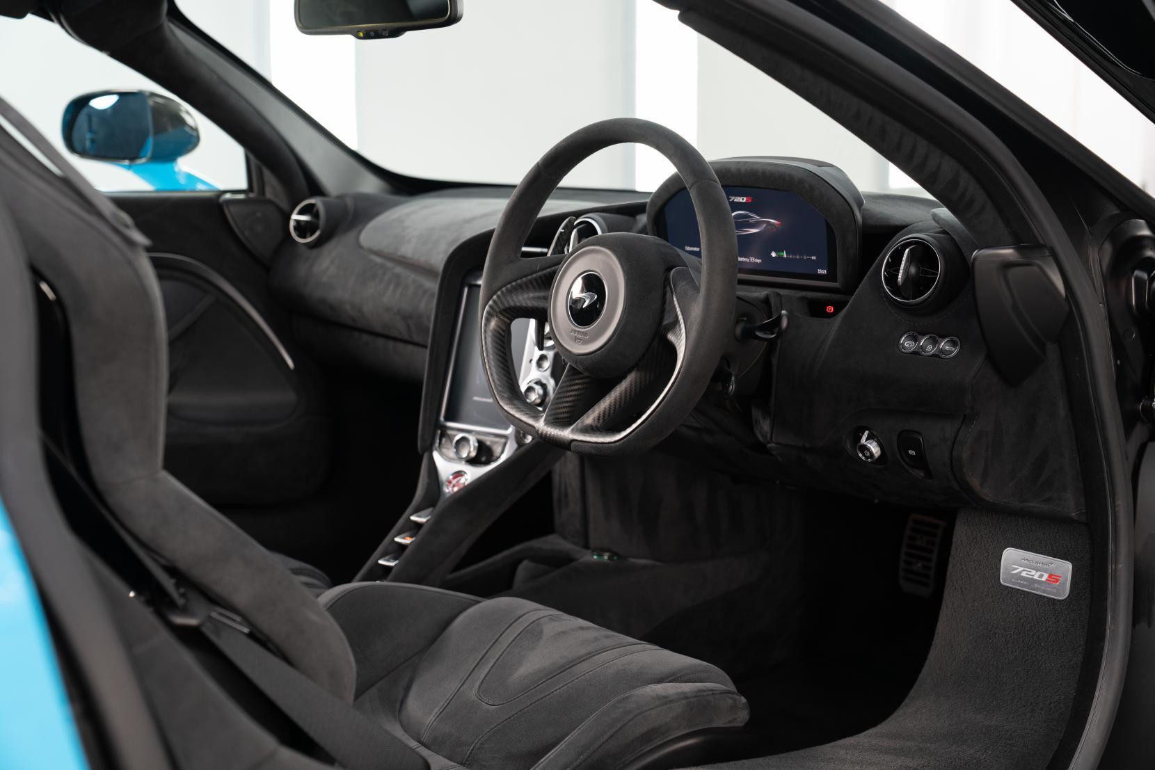Mclaren 720s view 4