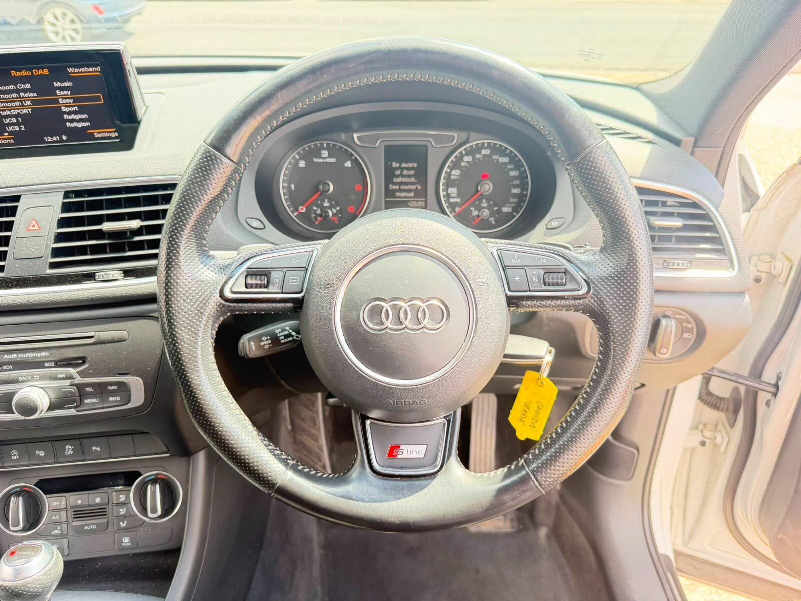 Audi Q3 view 23