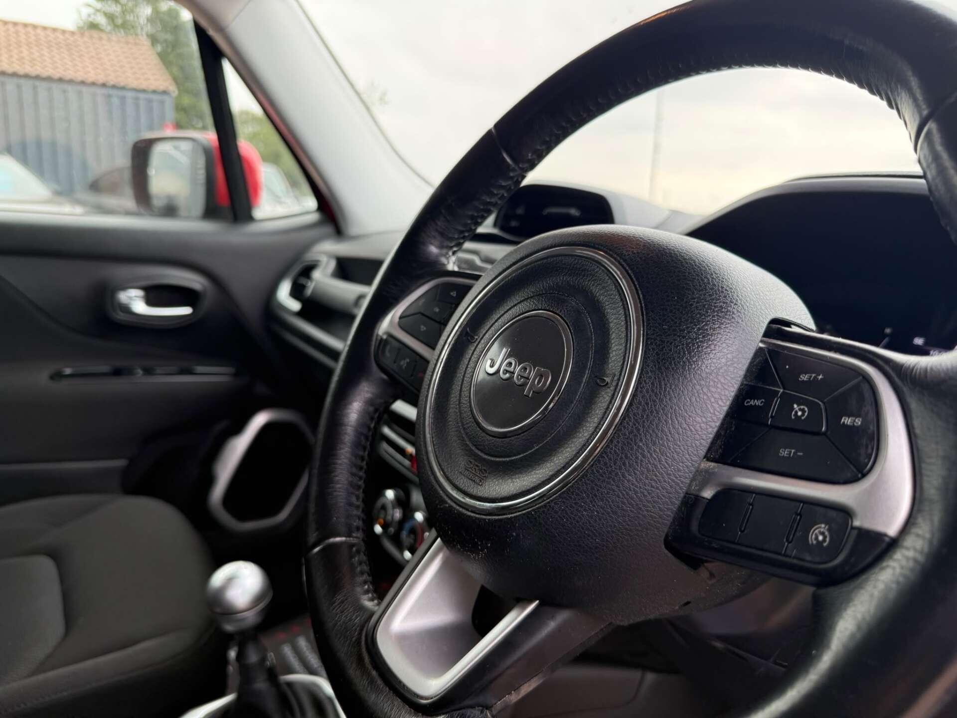 Jeep Renegade view 21