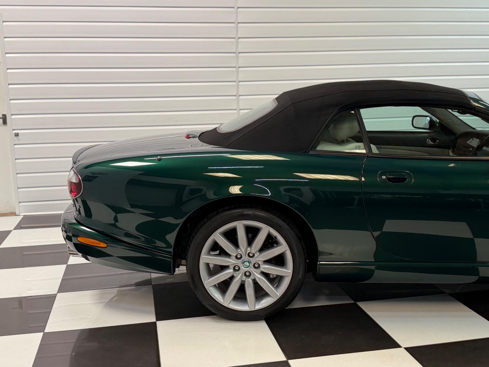 Jaguar XK8 view 13