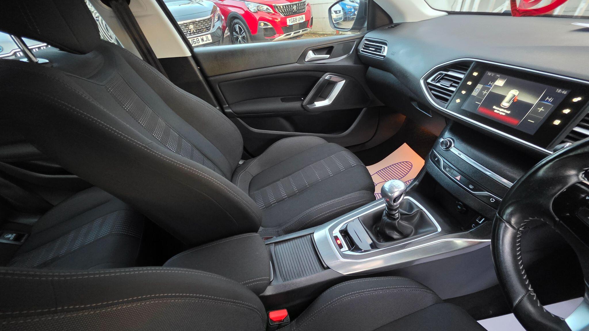 Peugeot 308 view 22