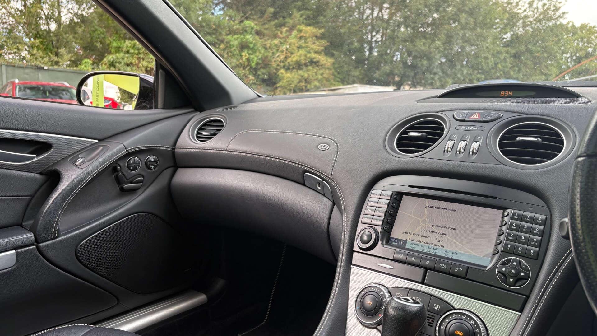 Mercedes-Benz SL view 34